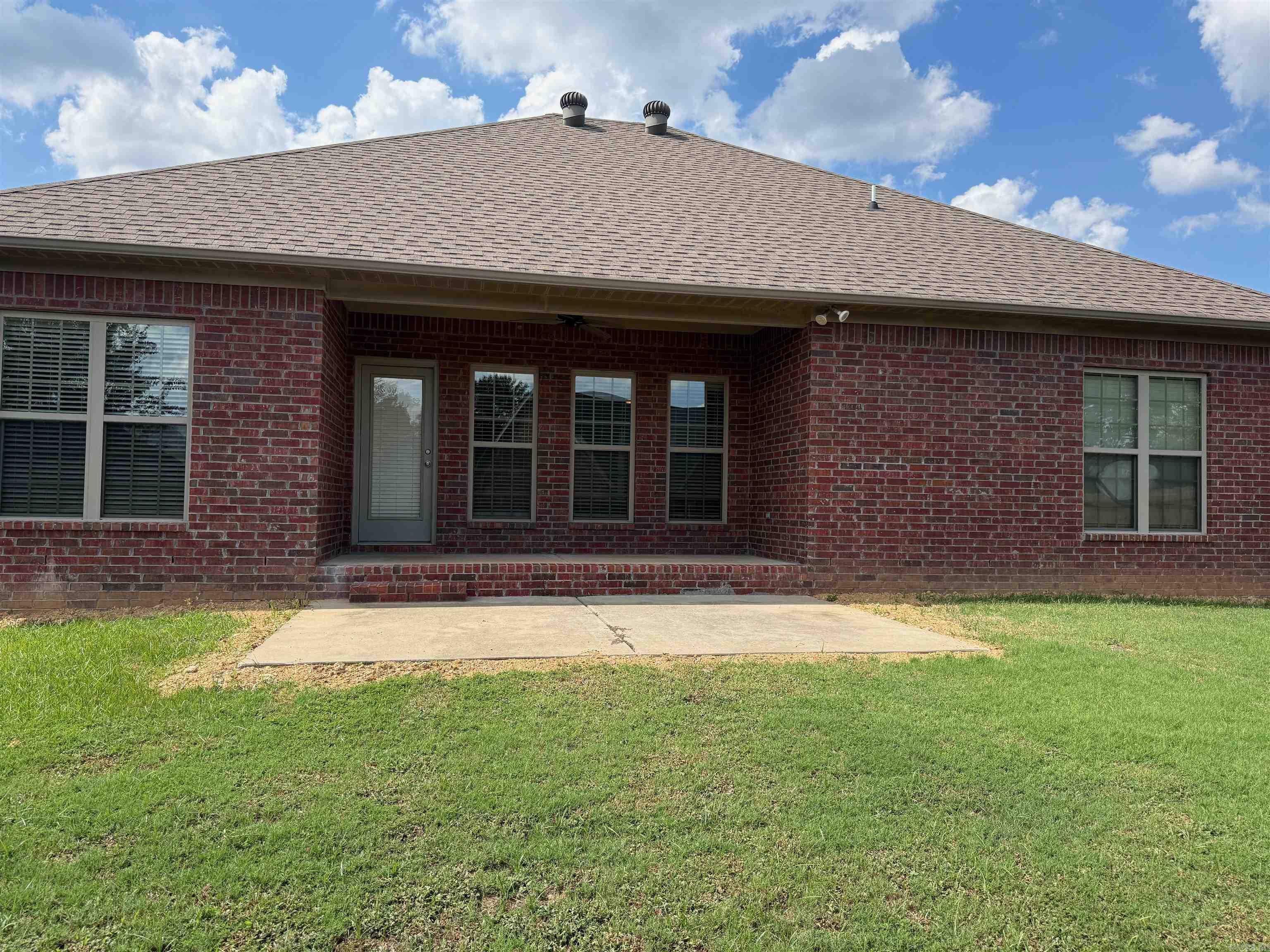 2505 EIGHTEEN  Conway, AR