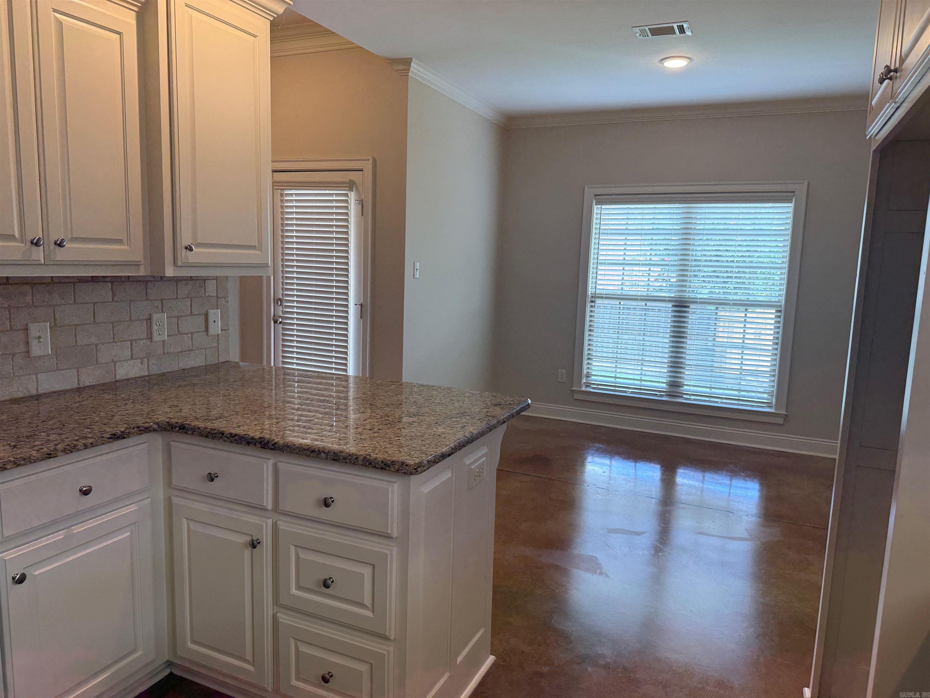 2505 EIGHTEEN  Conway, AR