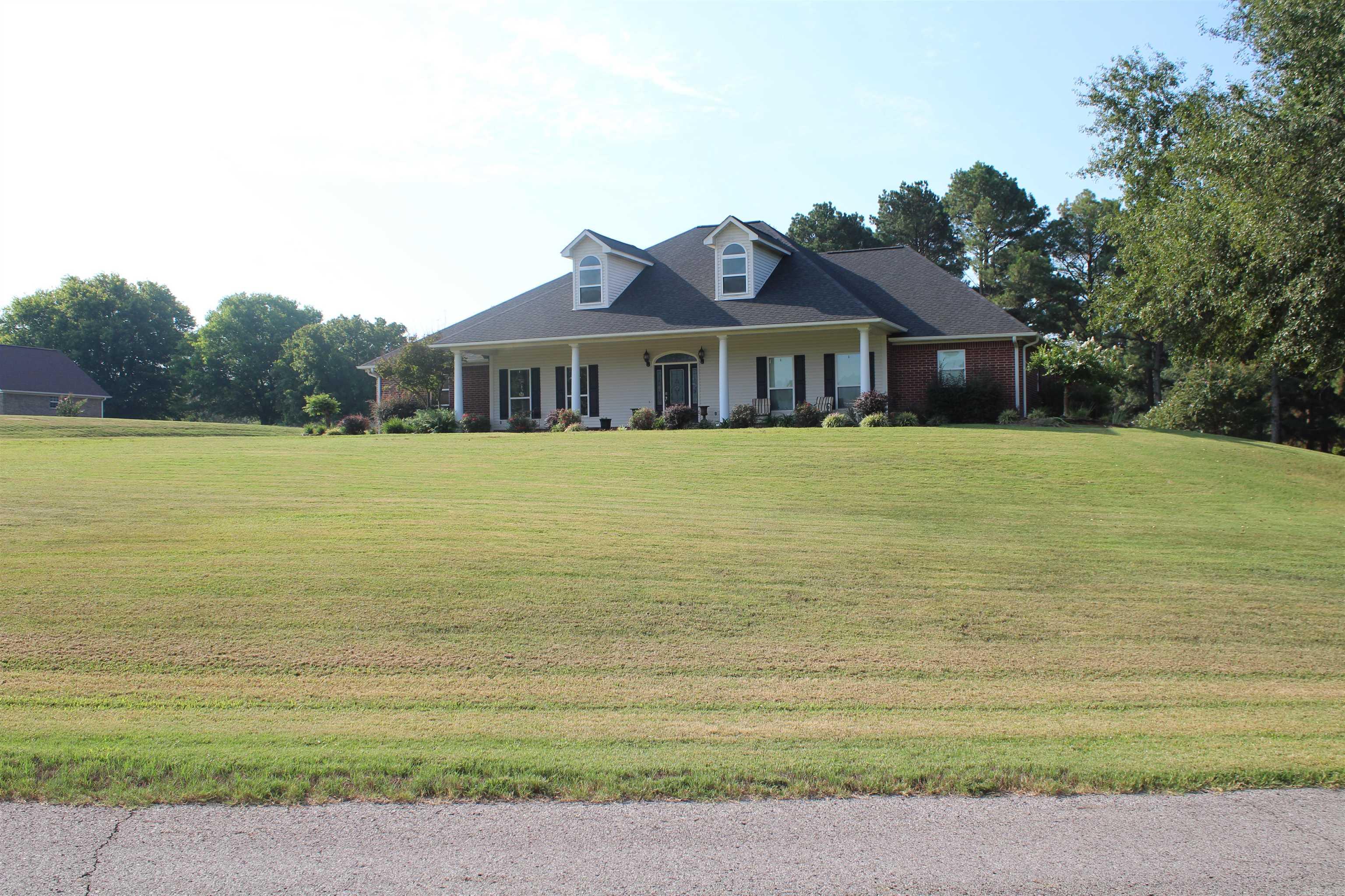 899 Deerwood Ln. Nashville, AR 71852