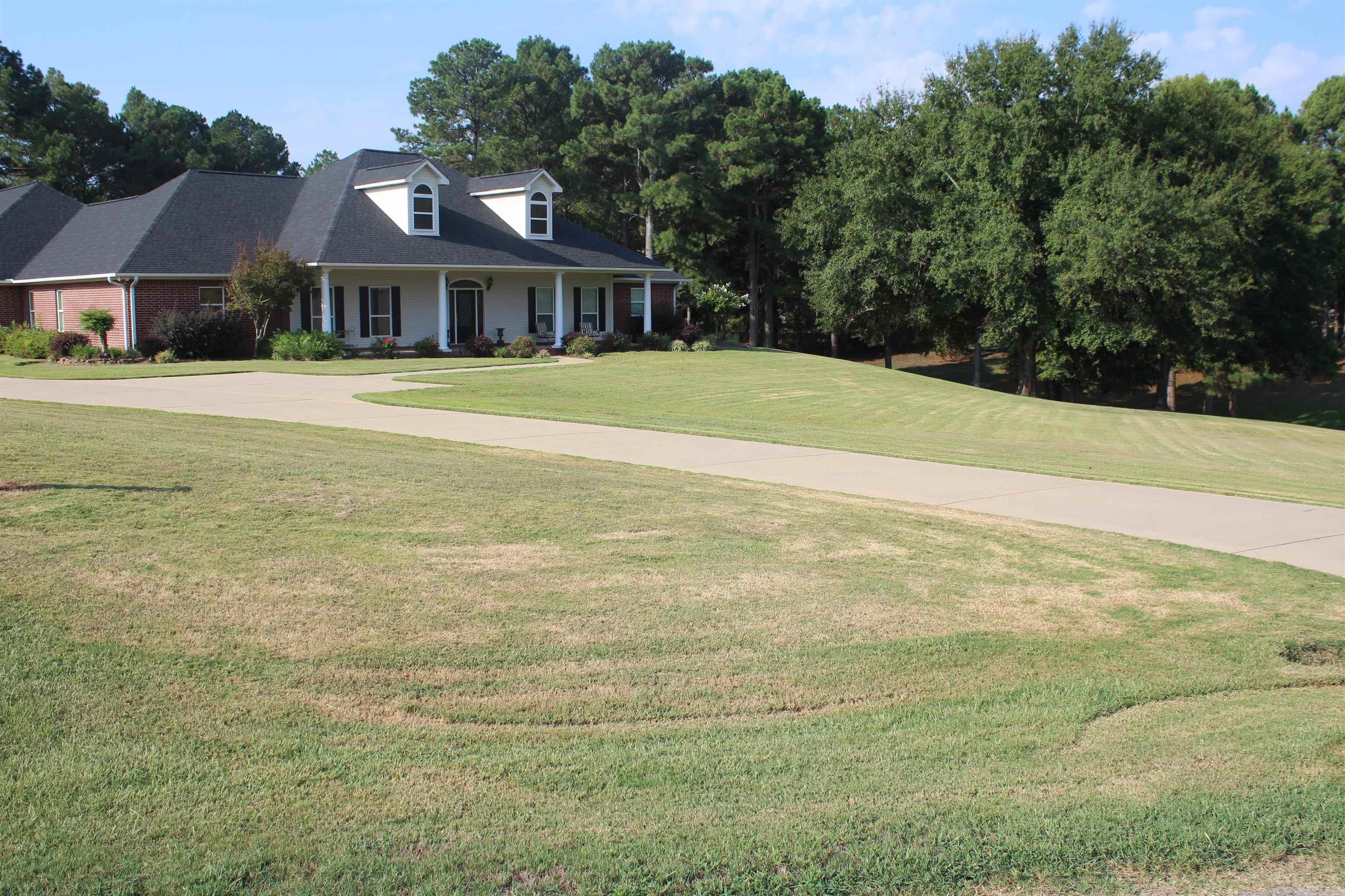 899 Deerwood Ln. Nashville, AR 71852