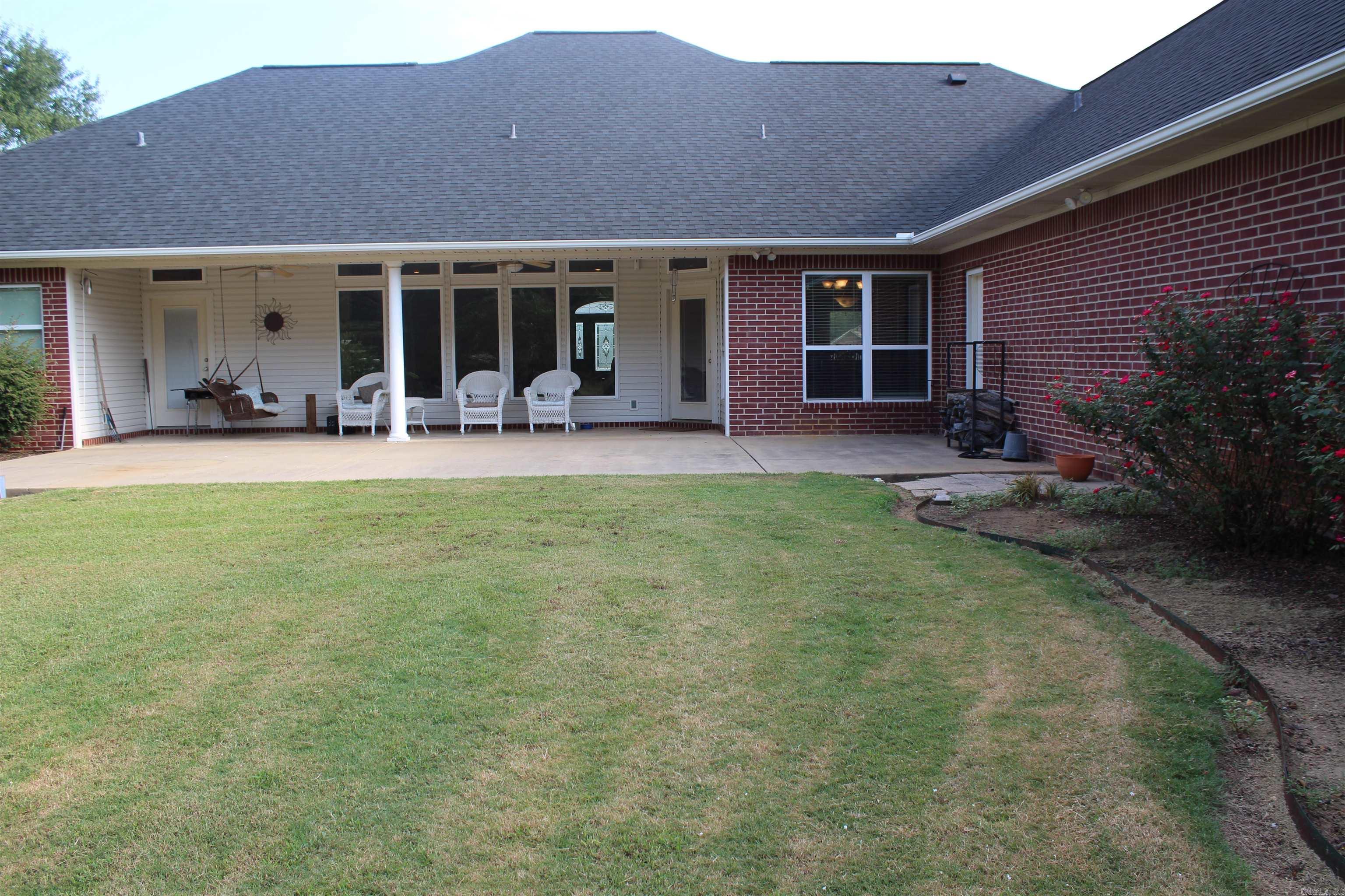 899 Deerwood Ln. Nashville, AR 71852
