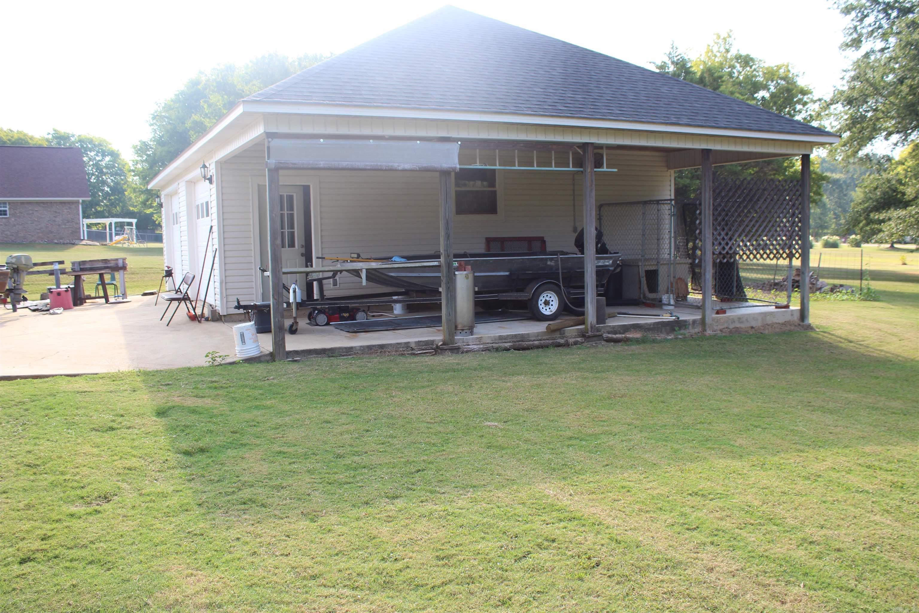 899 Deerwood Ln. Nashville, AR 71852