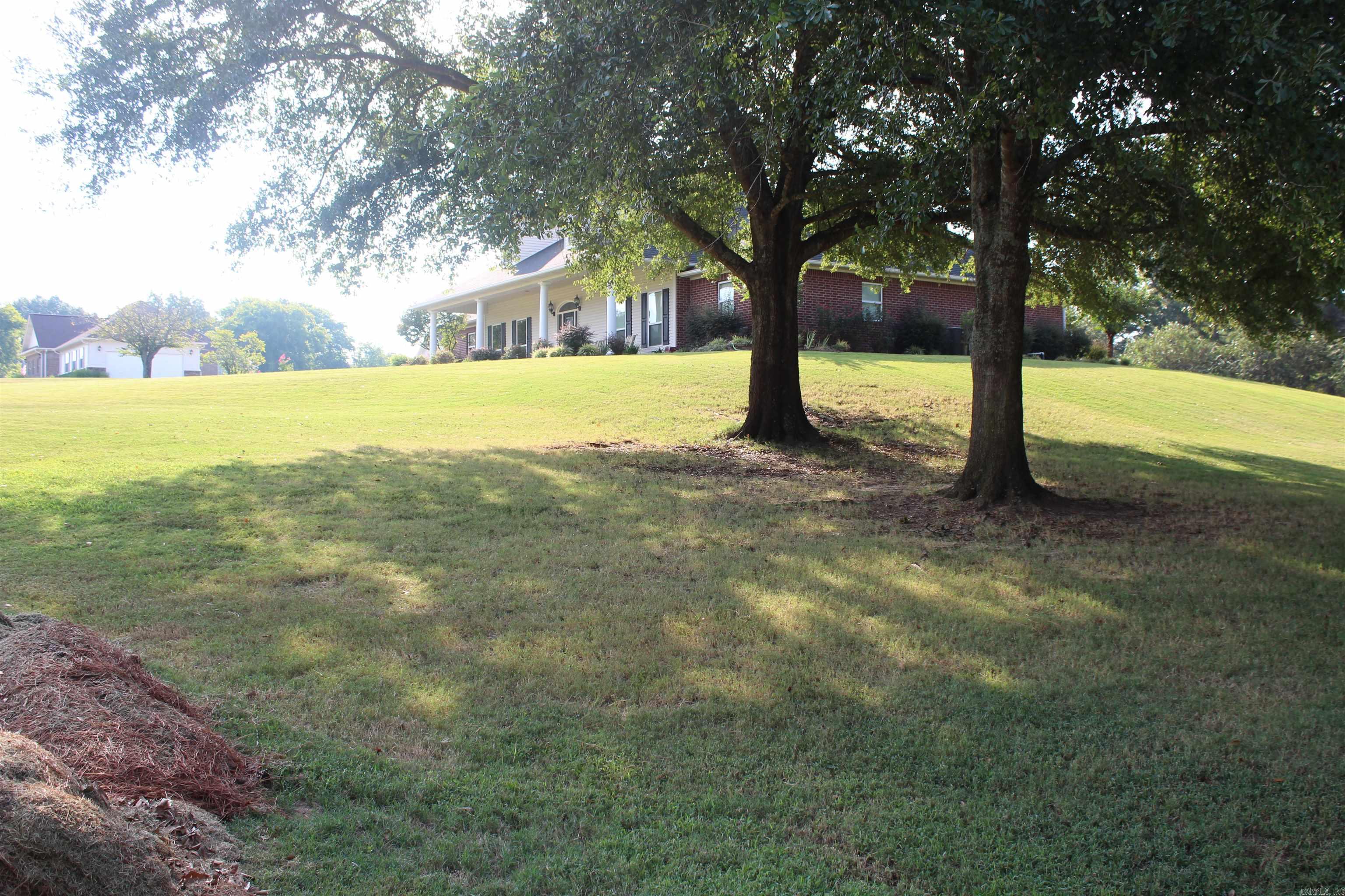 899 Deerwood Ln. Nashville, AR 71852