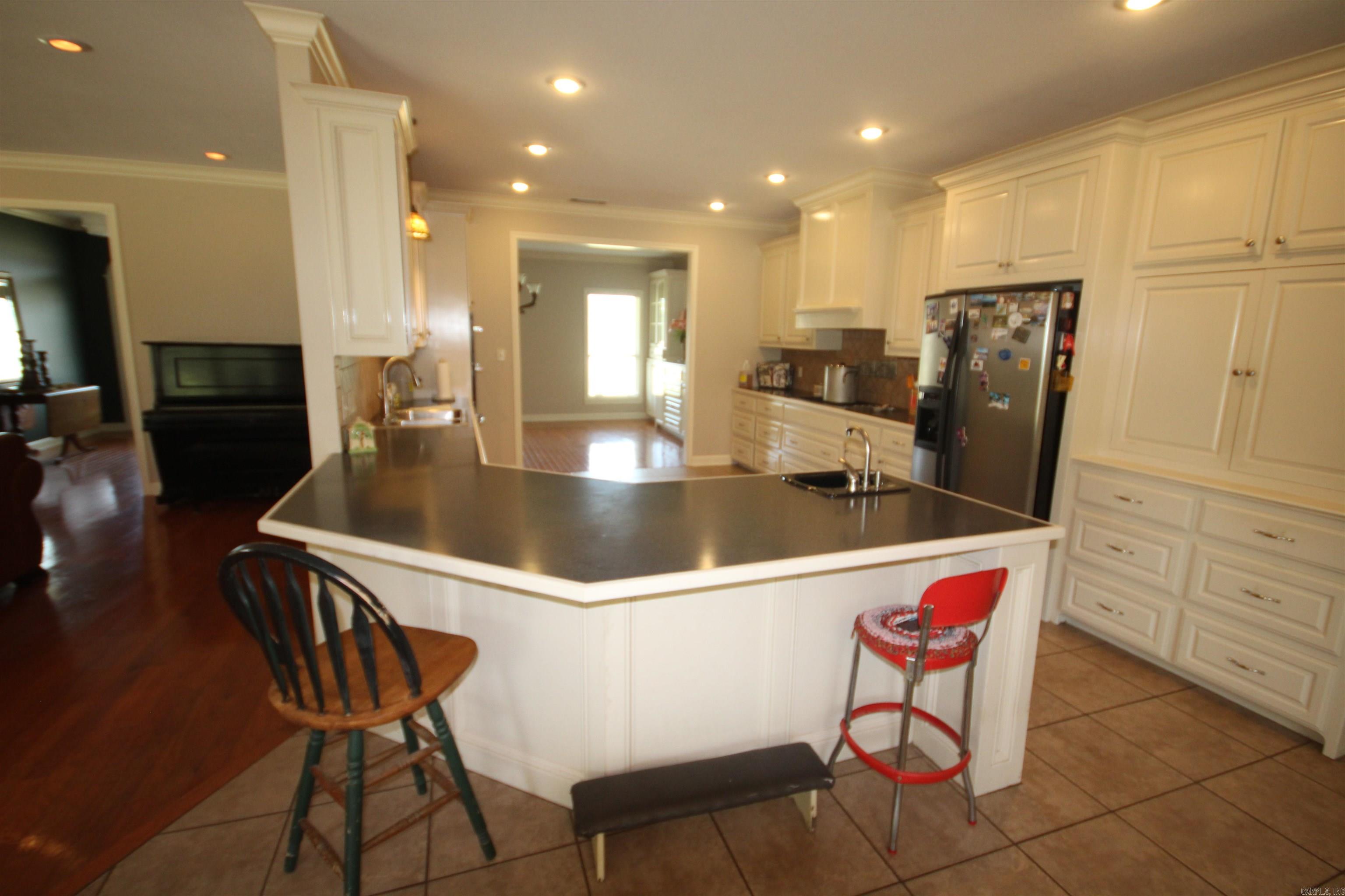 899 Deerwood Ln. Nashville, AR 71852