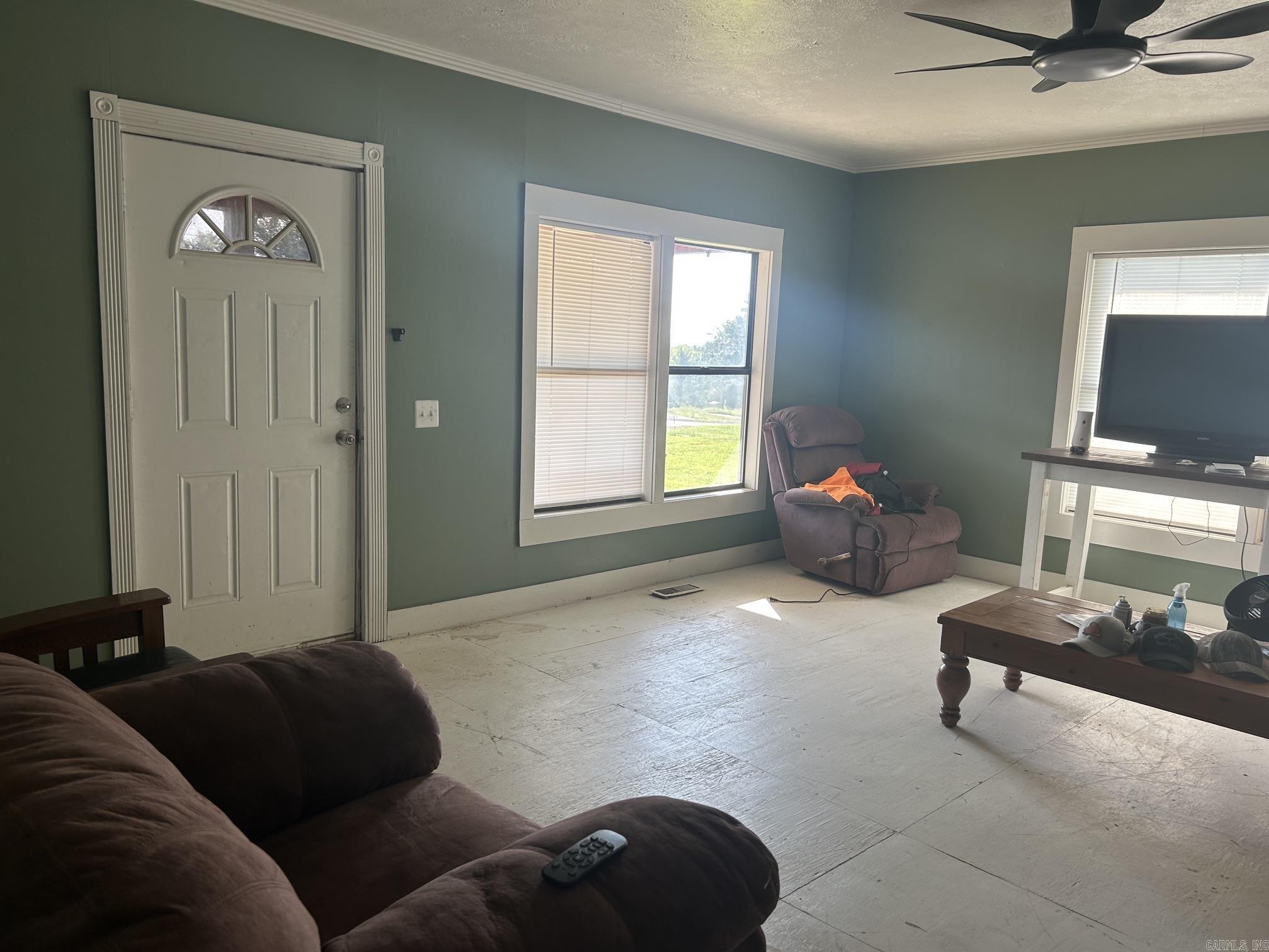 1907 N 65  Clinton, AR