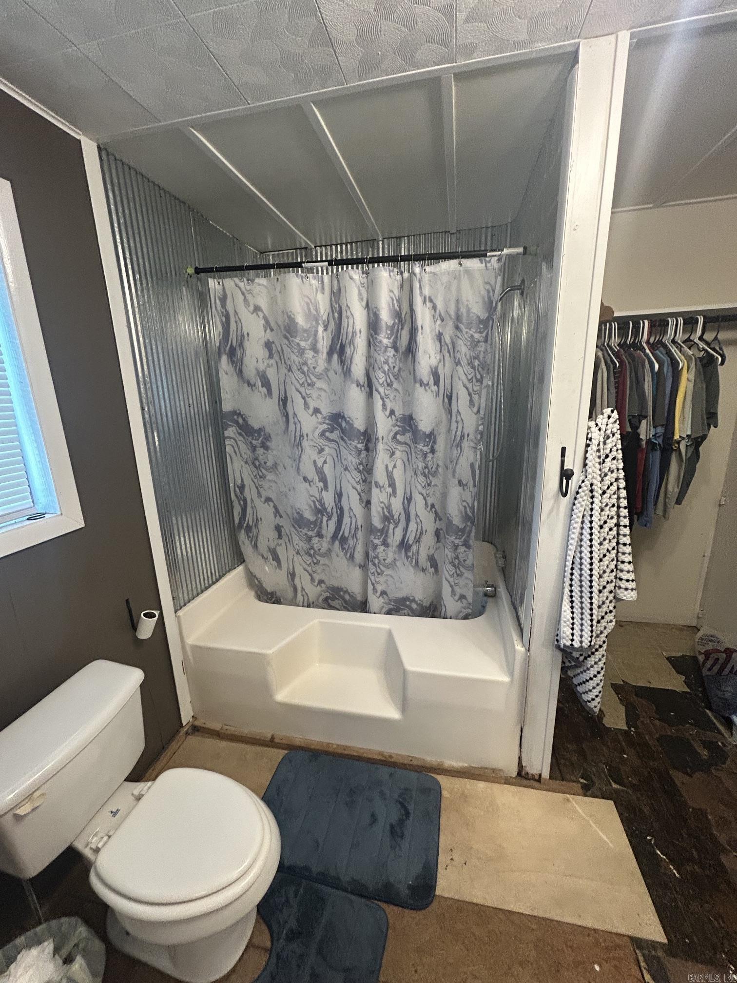 1907 N 65  Clinton, AR
