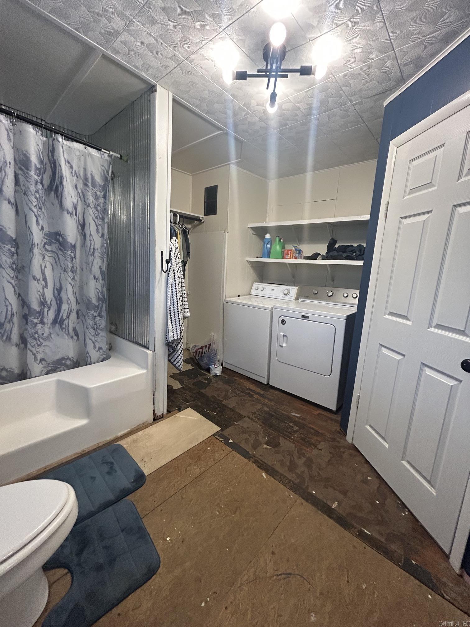 1907 N 65  Clinton, AR
