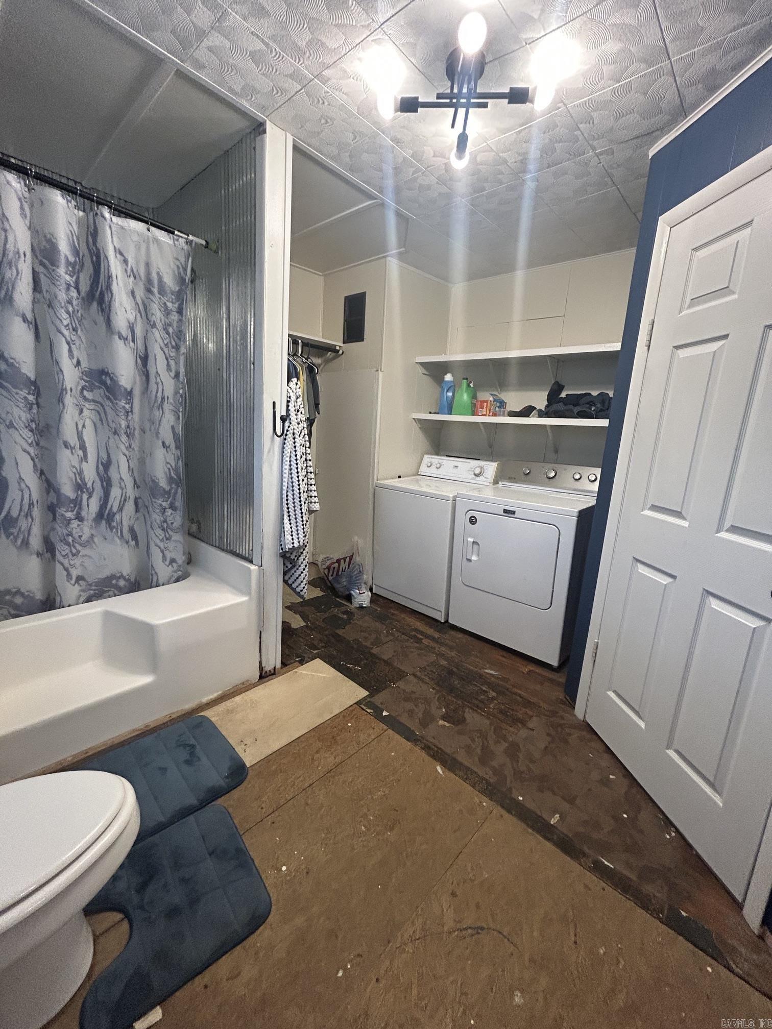 1907 N 65  Clinton, AR