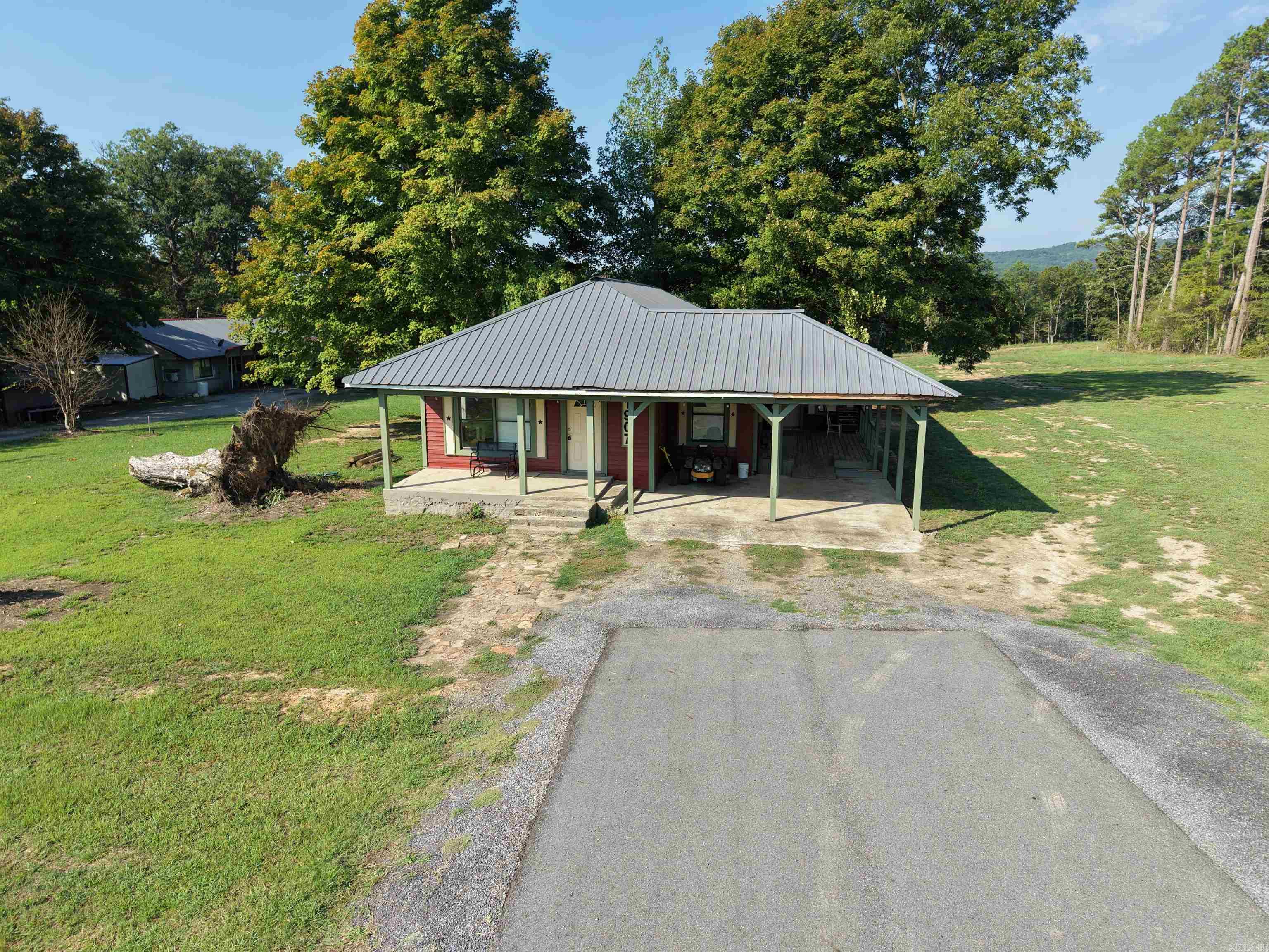 1907 N 65  Clinton, AR