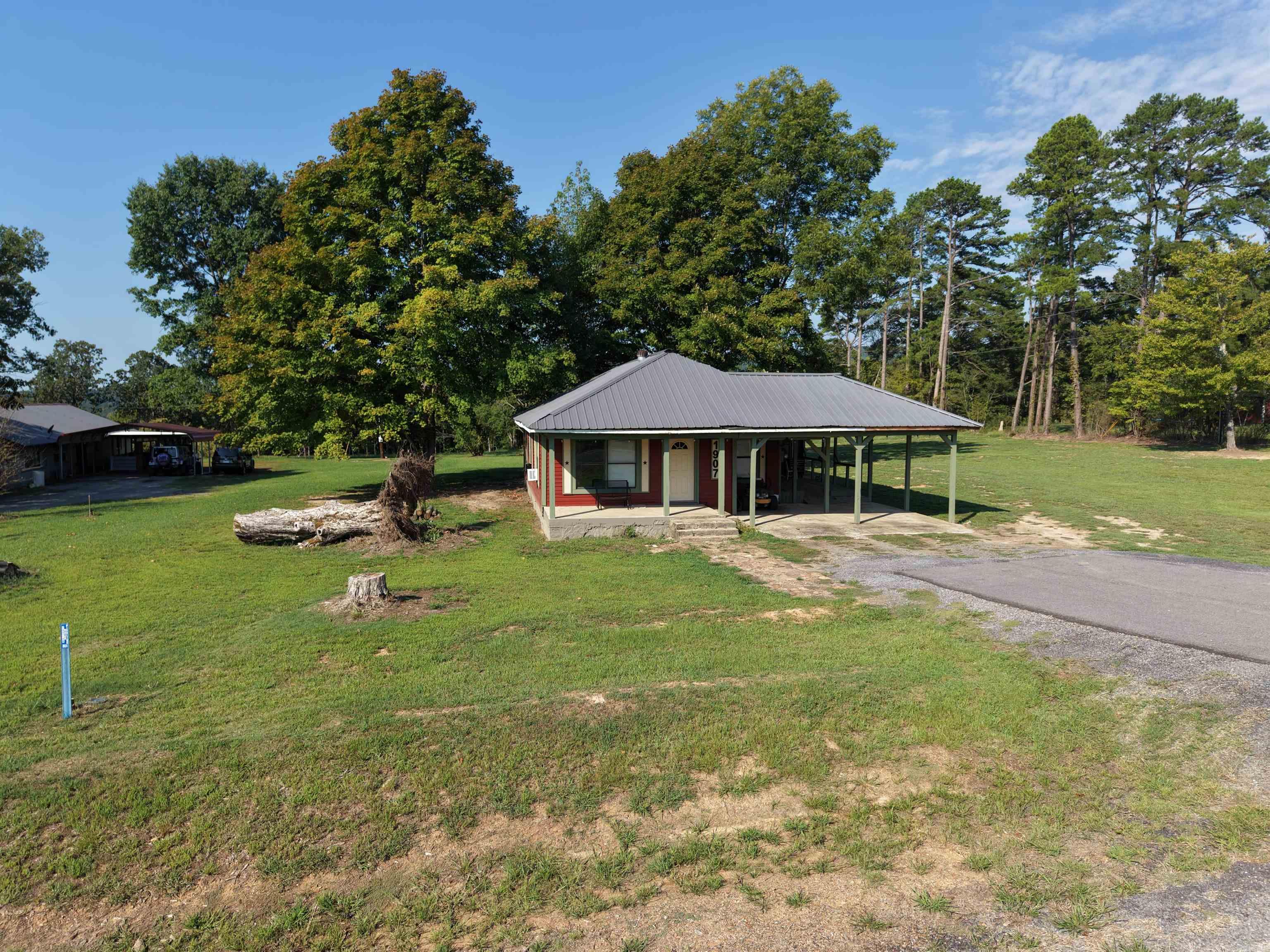 1907 N 65  Clinton, AR