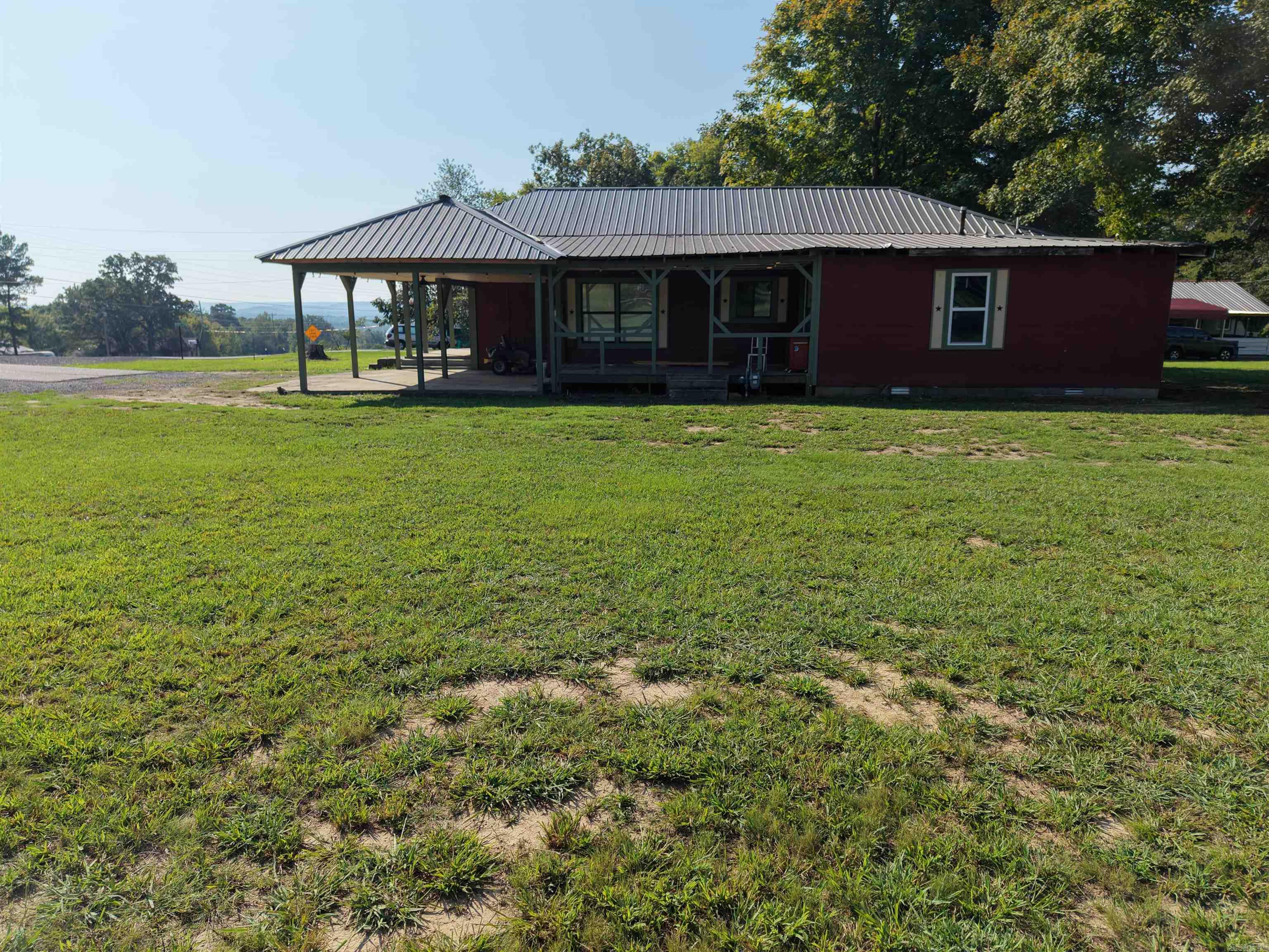1907 N 65  Clinton, AR