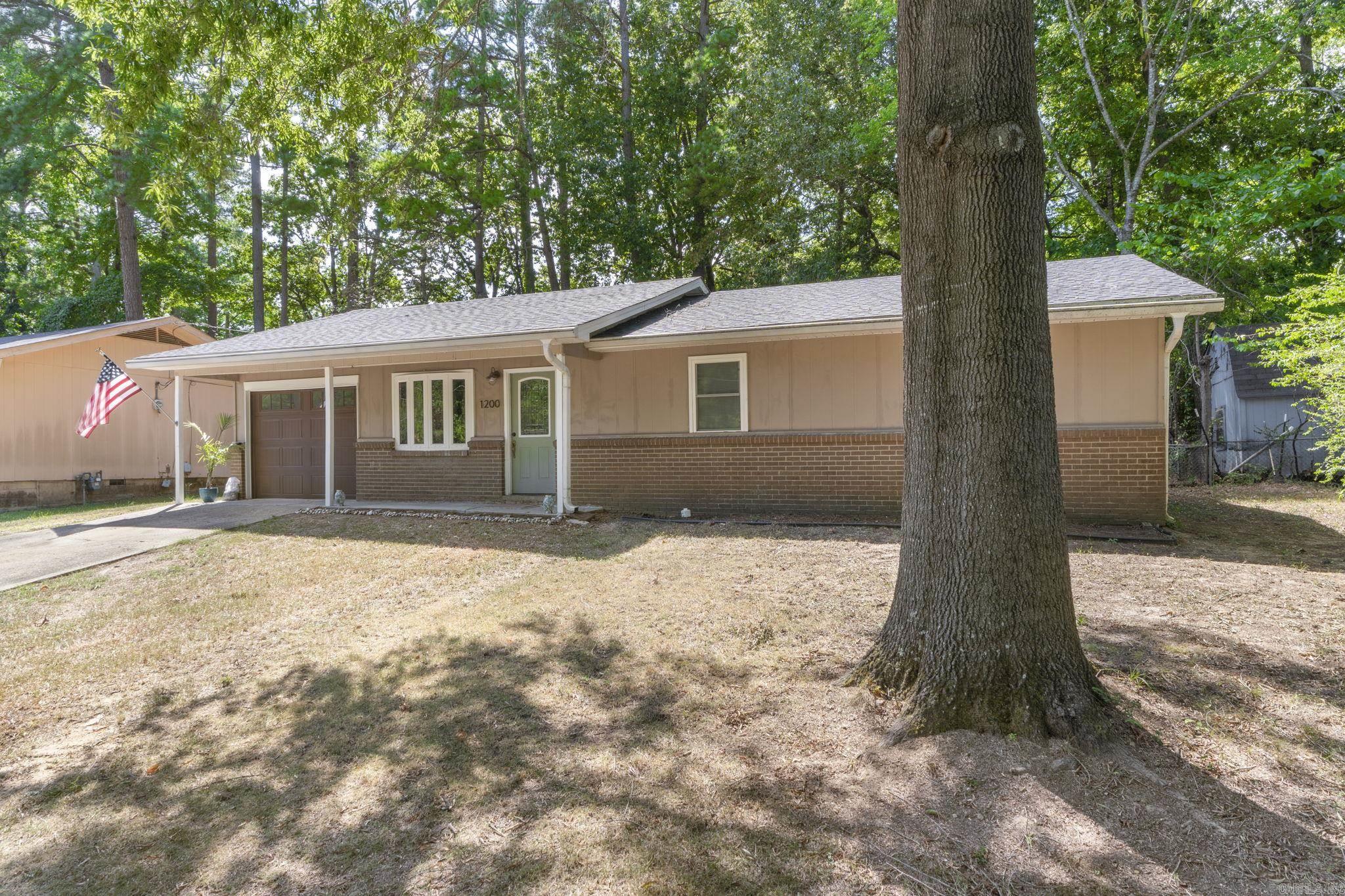 1200 Chris Drive — photo 2