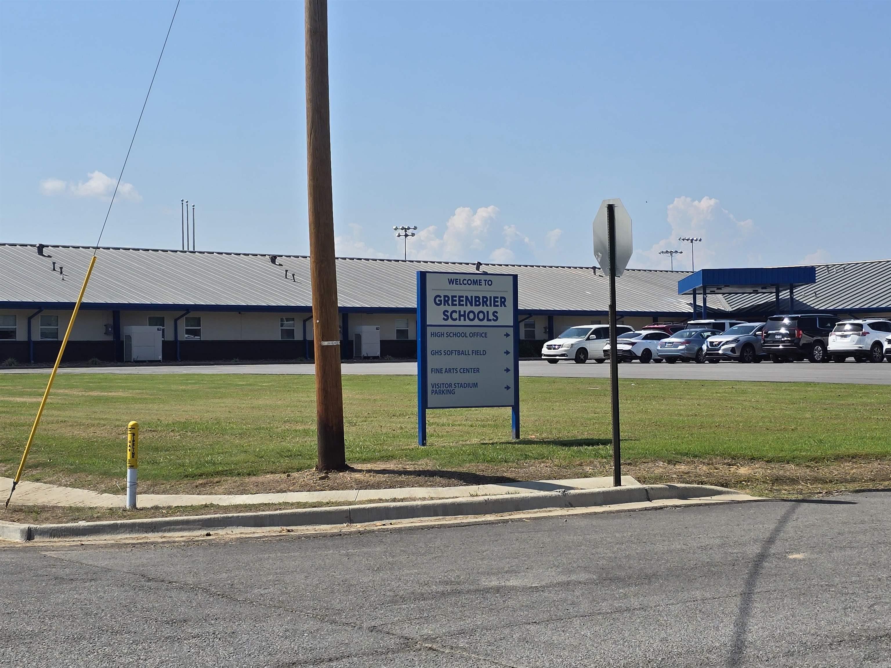47 Garrett Rd.  Greenbrier, AR