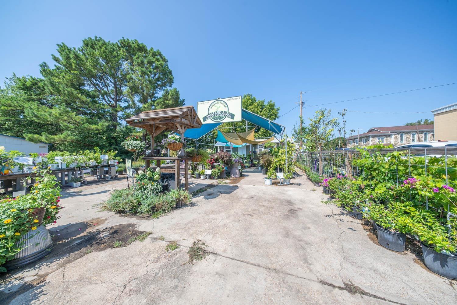 211 S Pickren Street