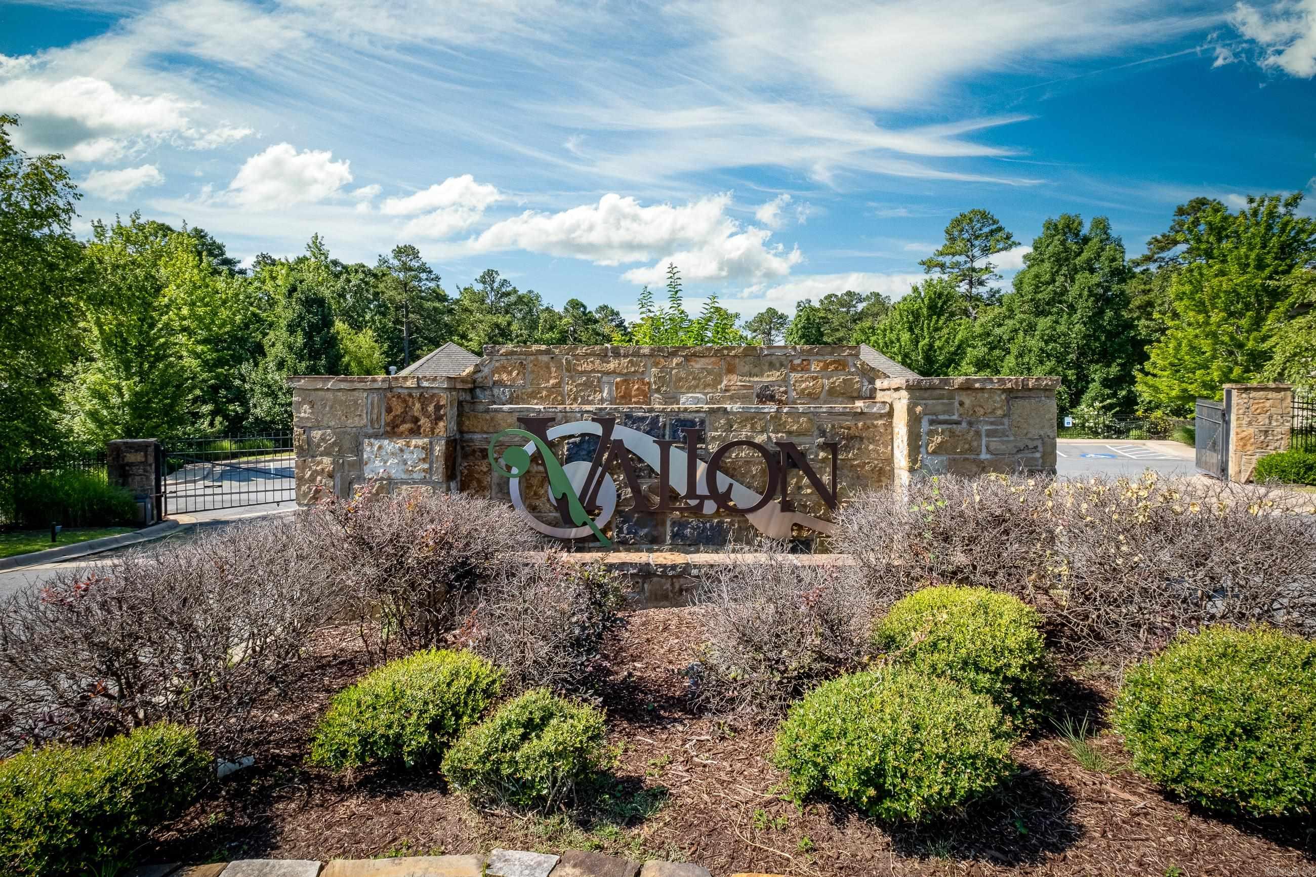 100 Vallon Ln — exterior