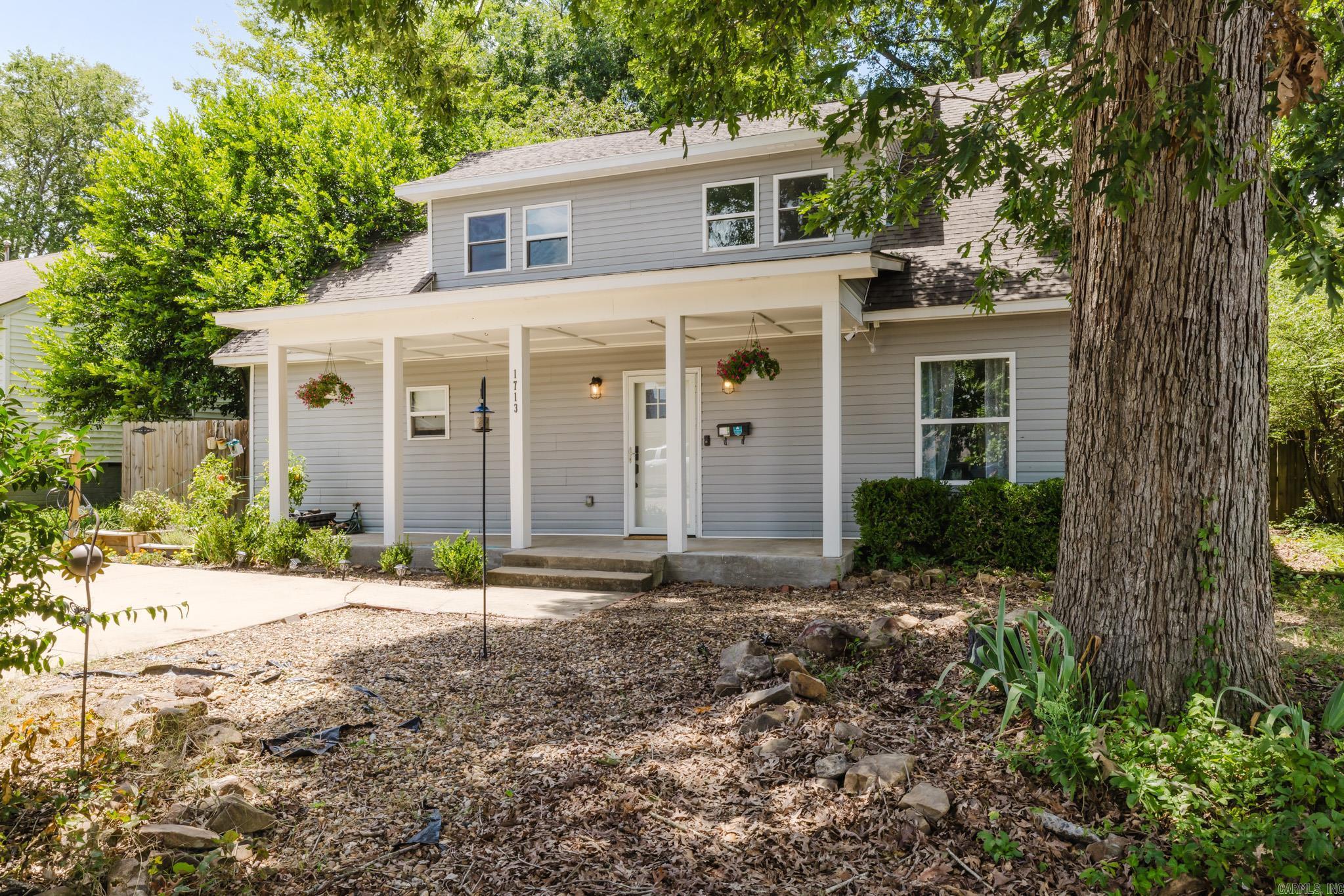 1713 Iris Street — photo 2