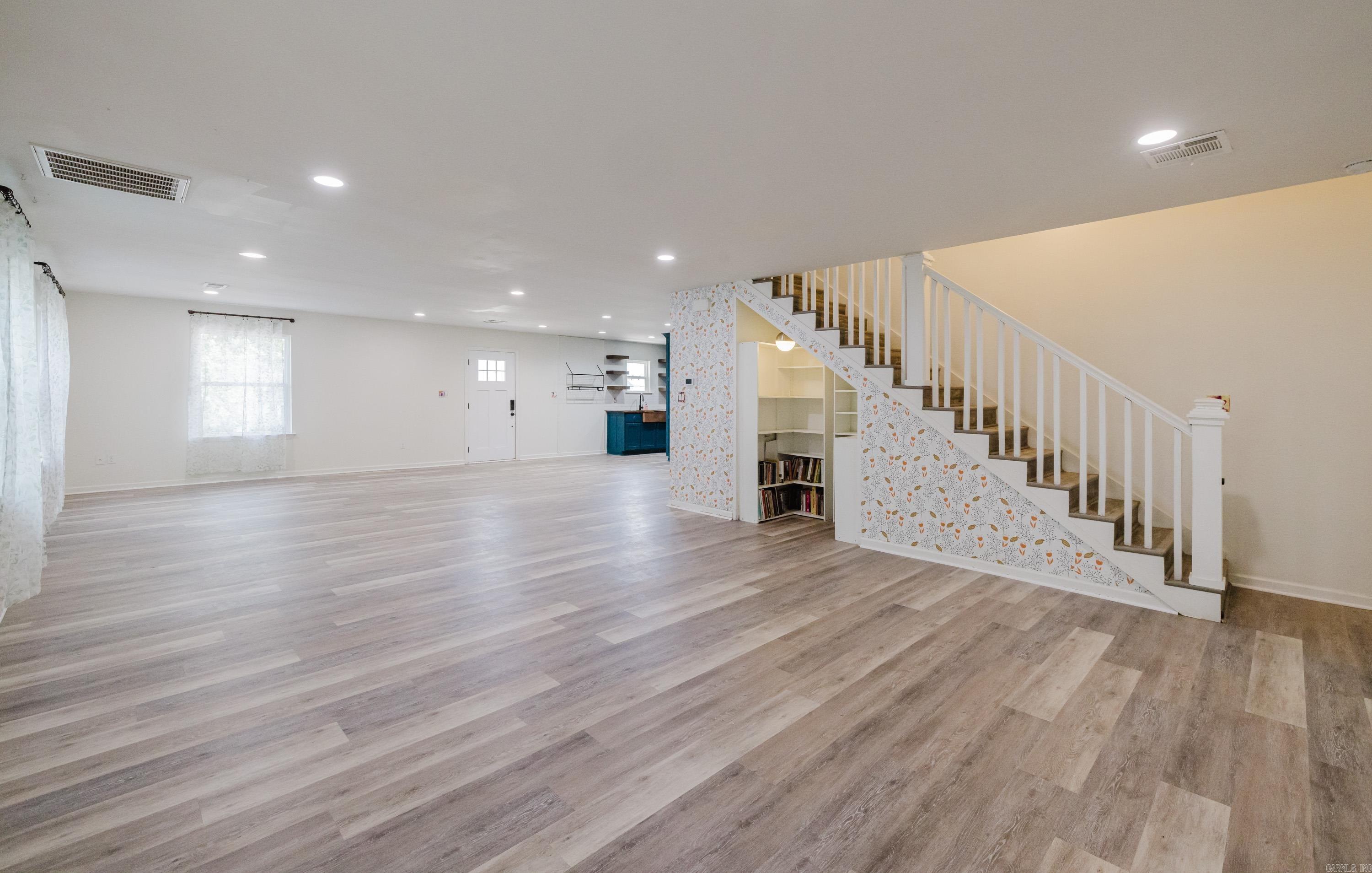 1713 Iris Street — photo 5
