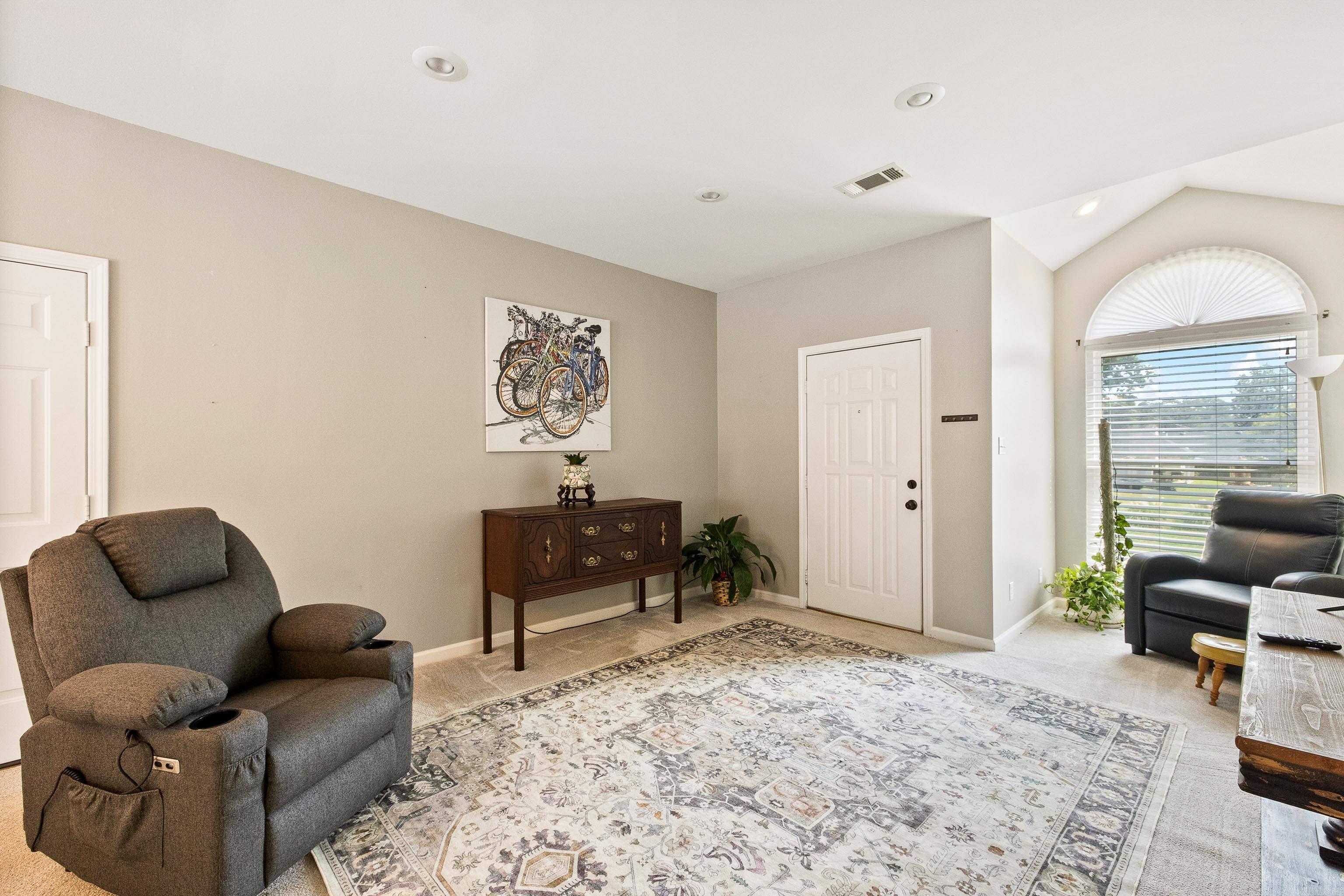 2221 E Longhills  Benton, AR