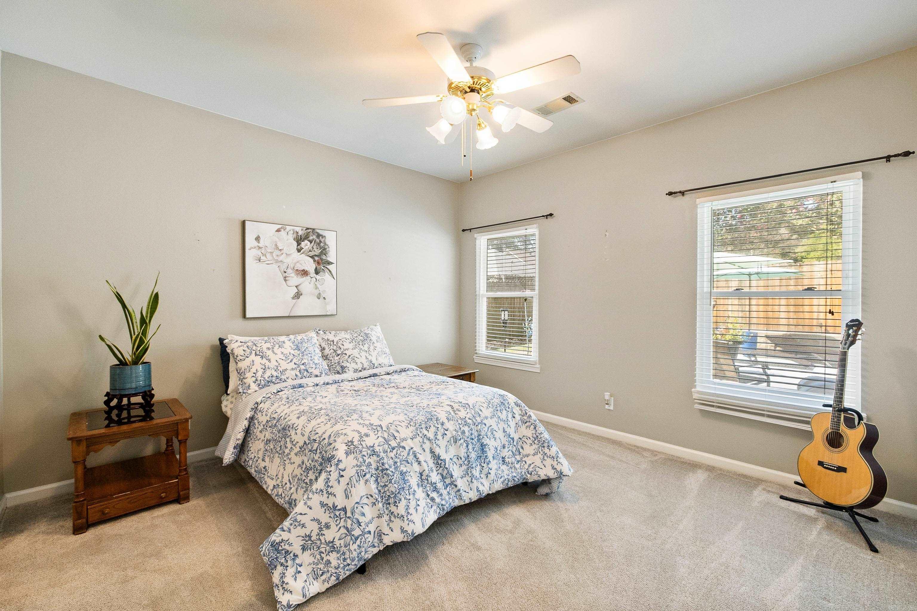 2221 E Longhills  Benton, AR