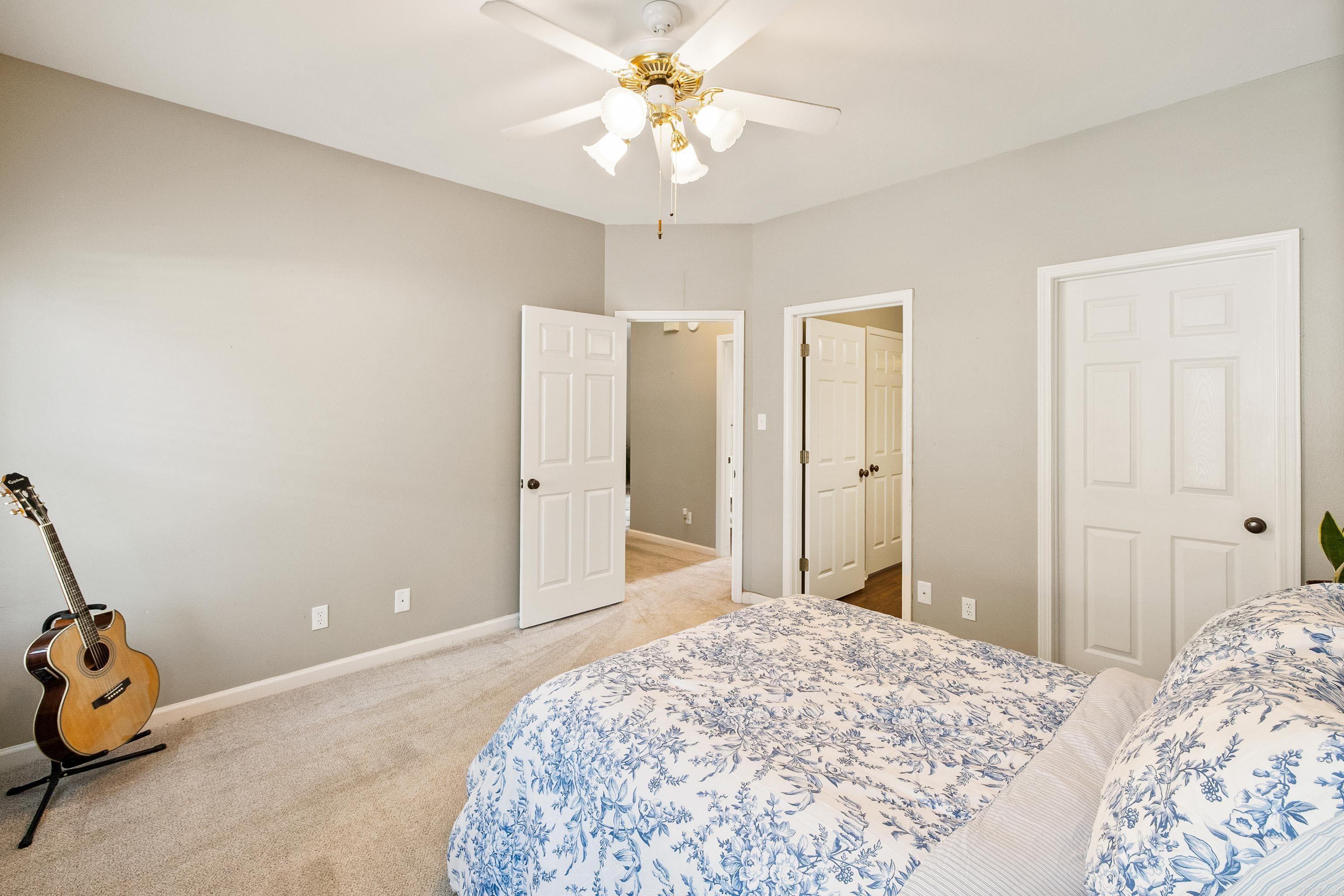 2221 E Longhills  Benton, AR