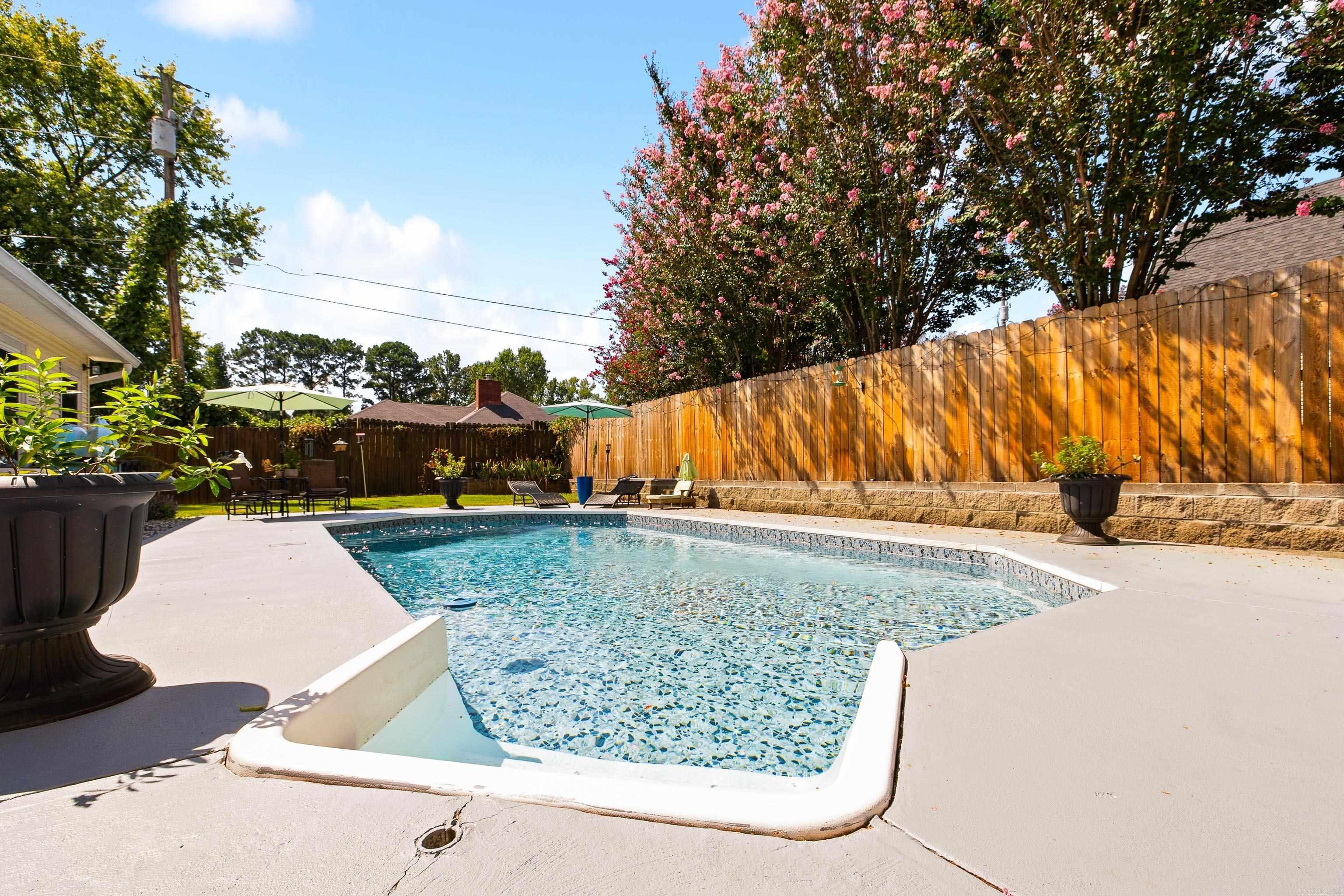 2221 E Longhills  Benton, AR