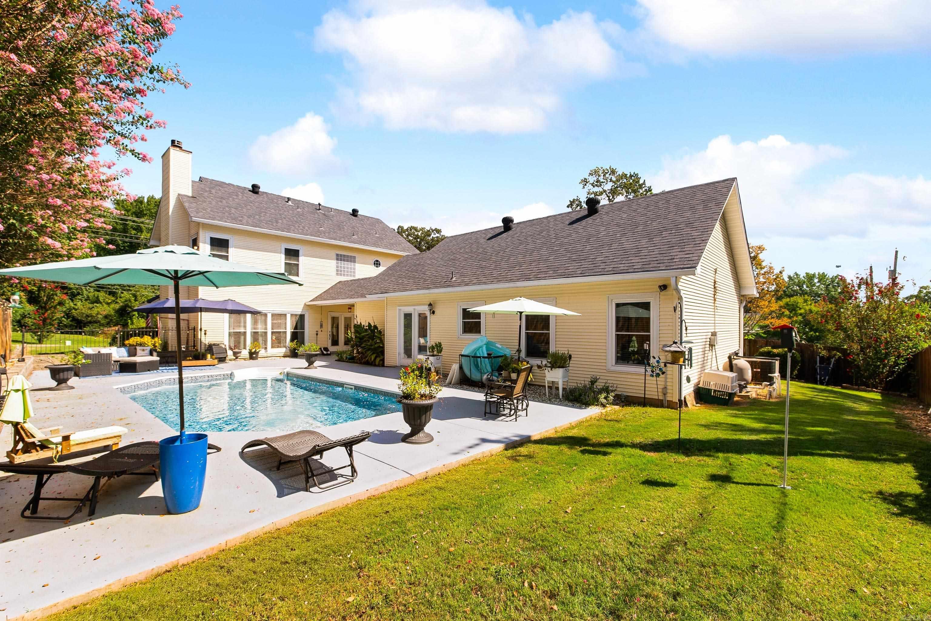 2221 E Longhills  Benton, AR