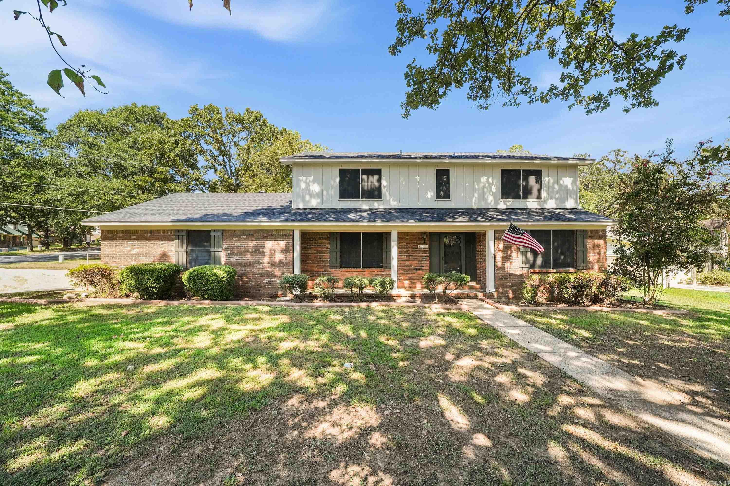 1701 War Eagle Drive — exterior