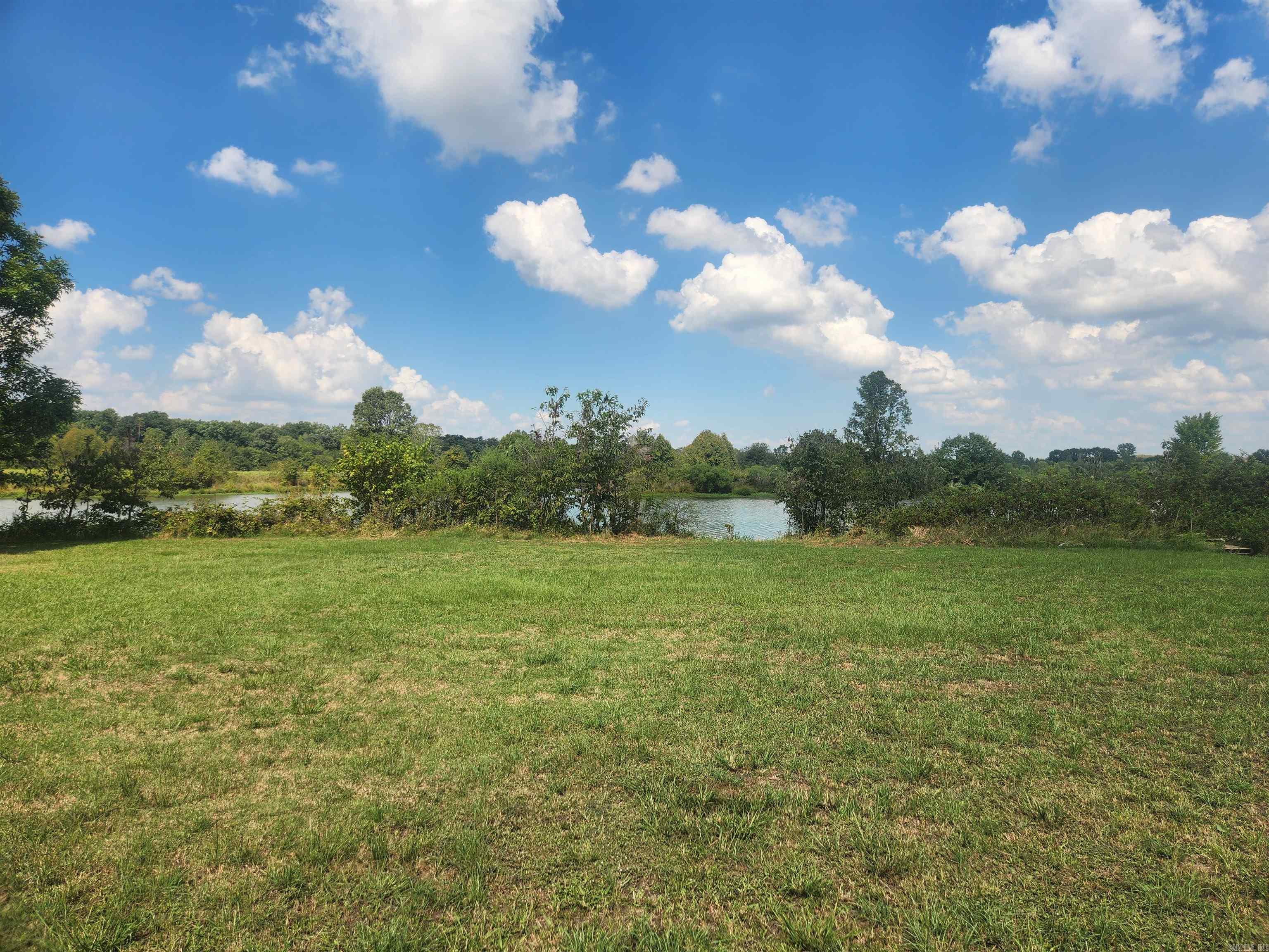 695 Mound View  England, AR