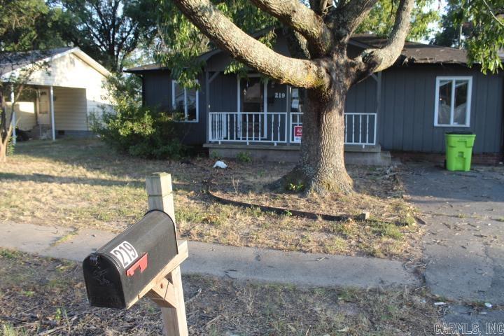 219 W 20th  Stuttgart, AR