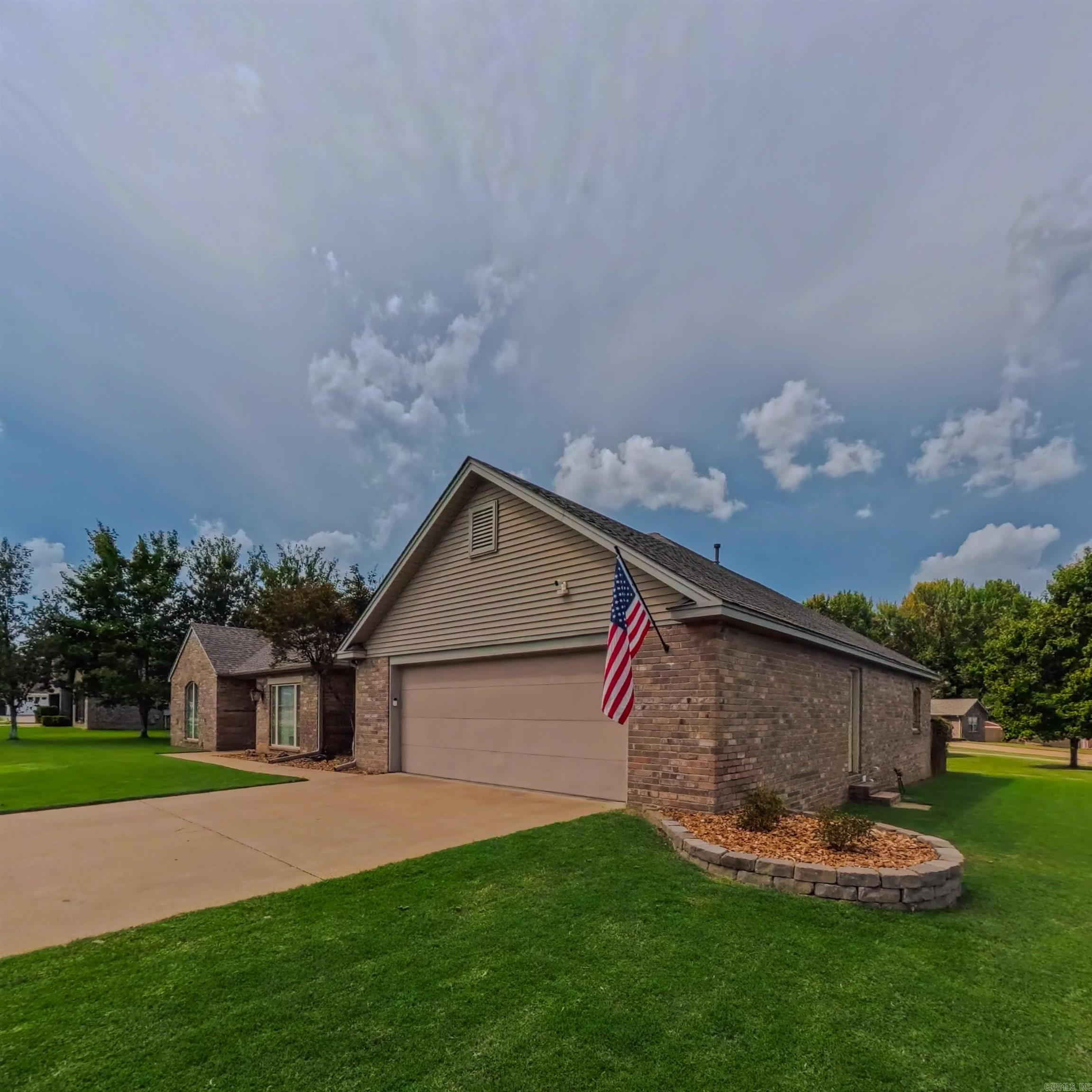 12 Meadowview Dr.  Searcy, AR