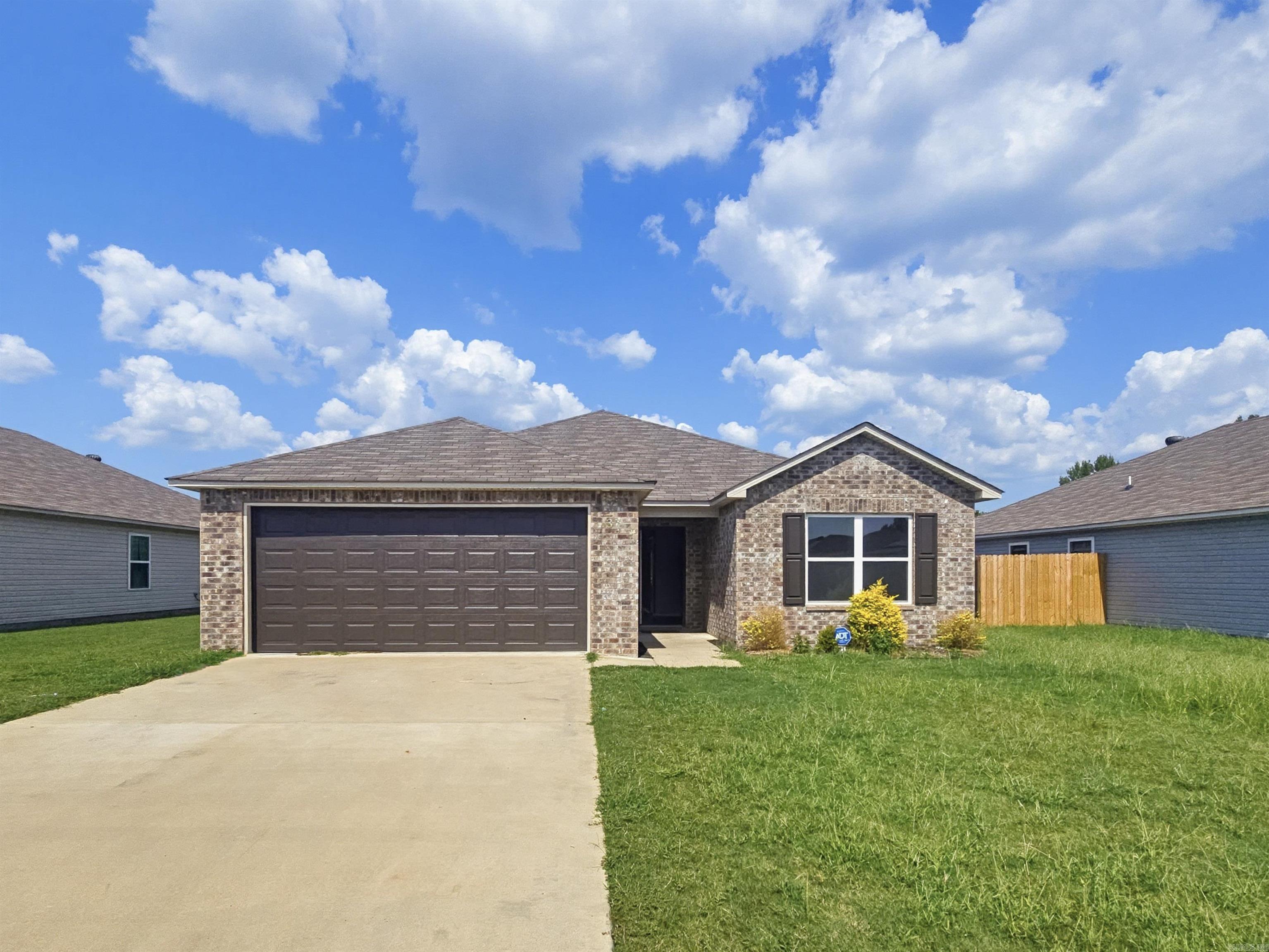 37 Sunny Oak Trail — exterior
