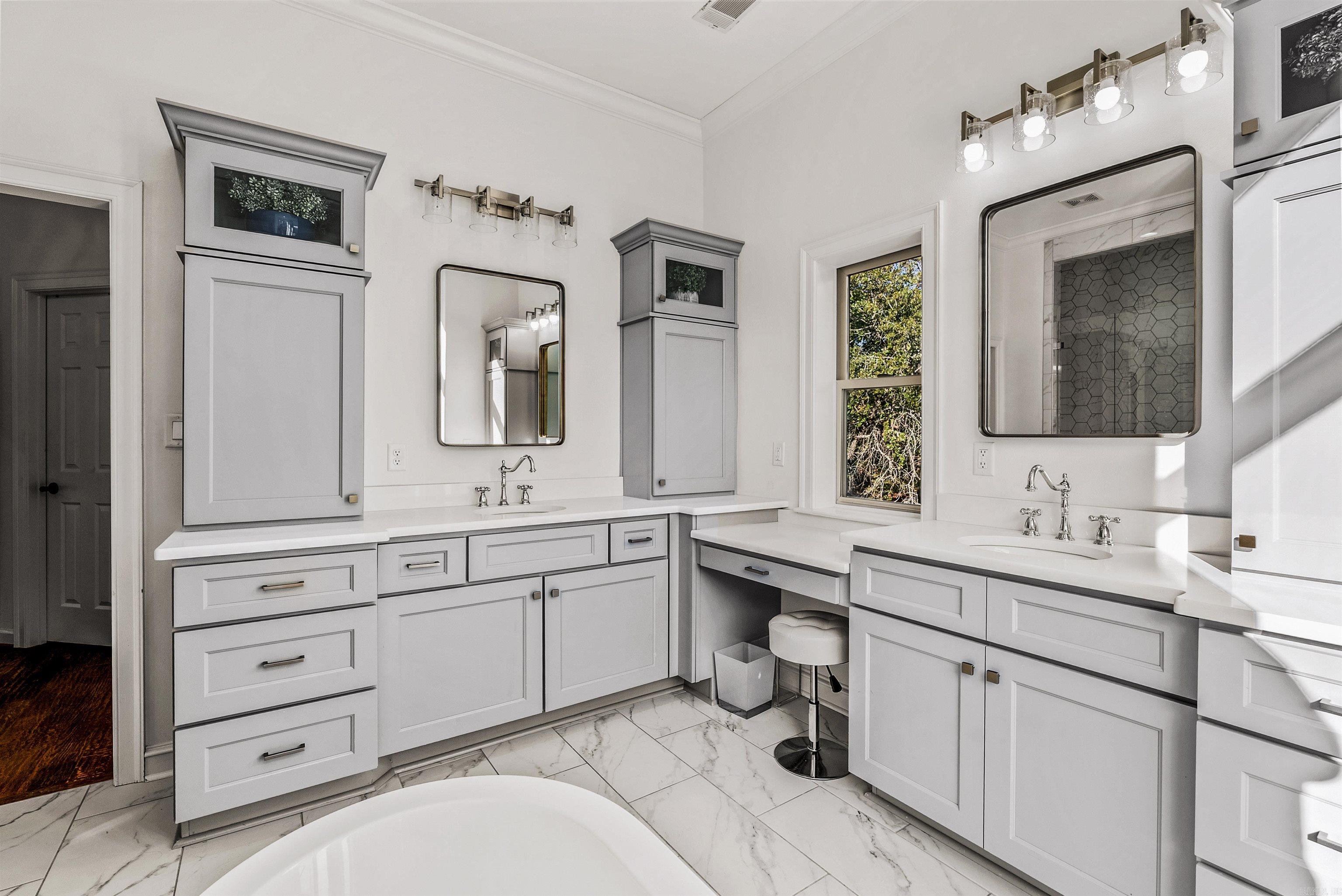 24008 Mills Mountain Road Little Rock, AR 72223