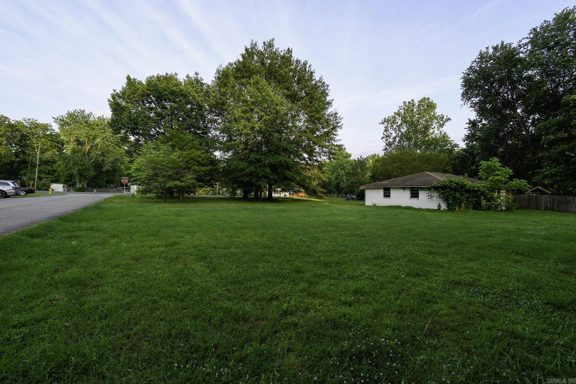 404 S Pine Street — exterior