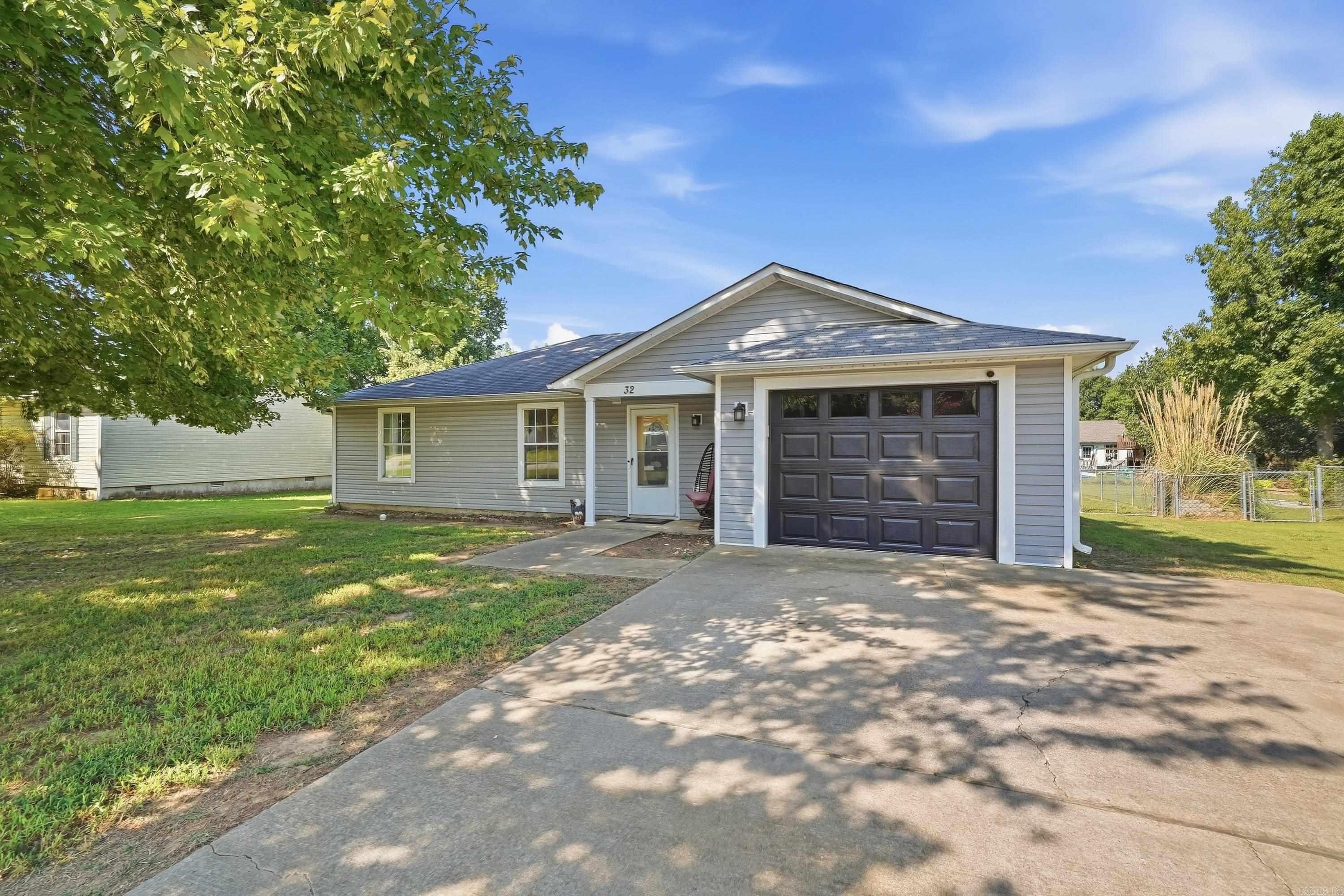 32 Burns Drive — photo 2