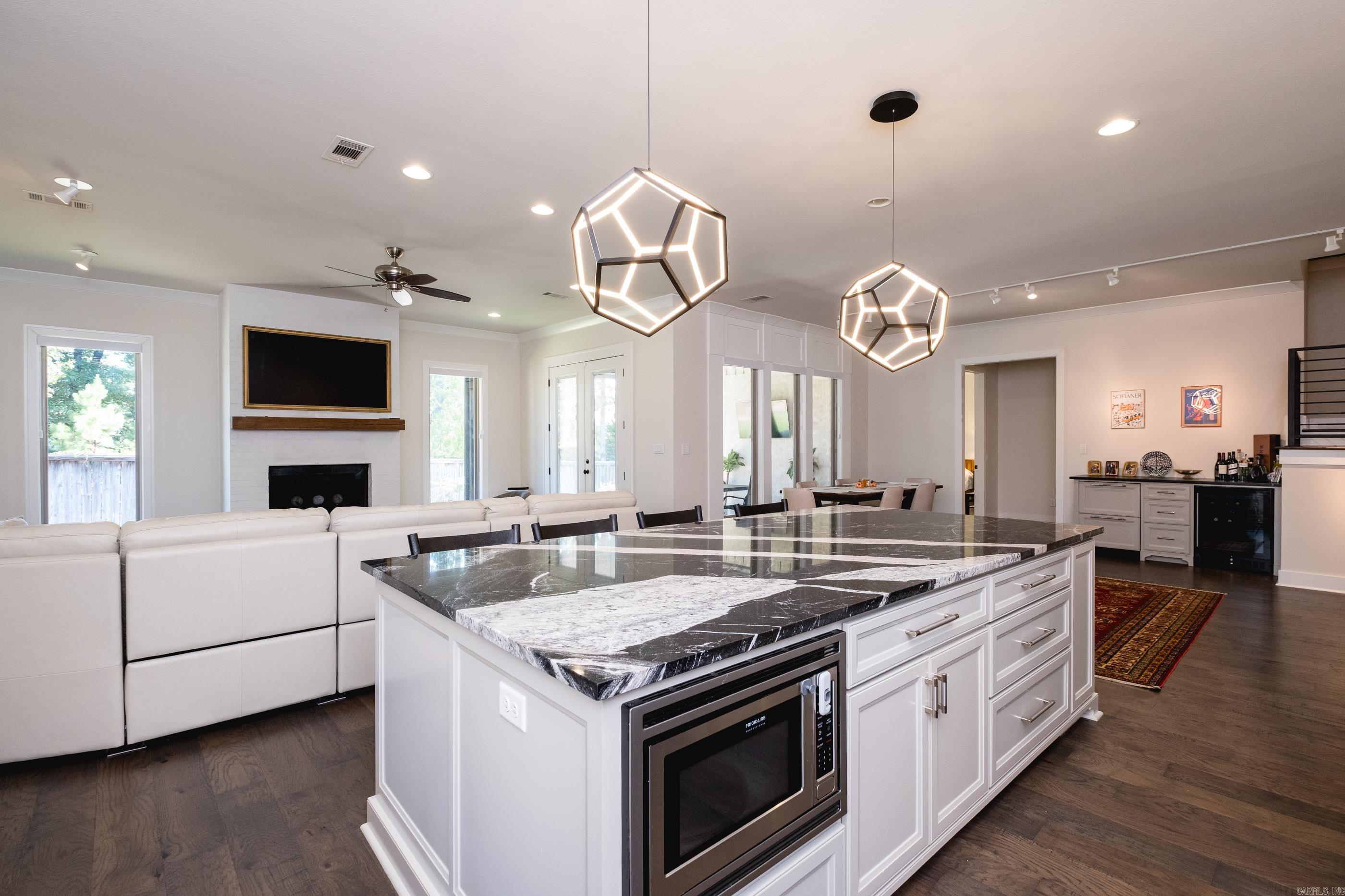 18 Ensbury Place Little Rock, AR 72223