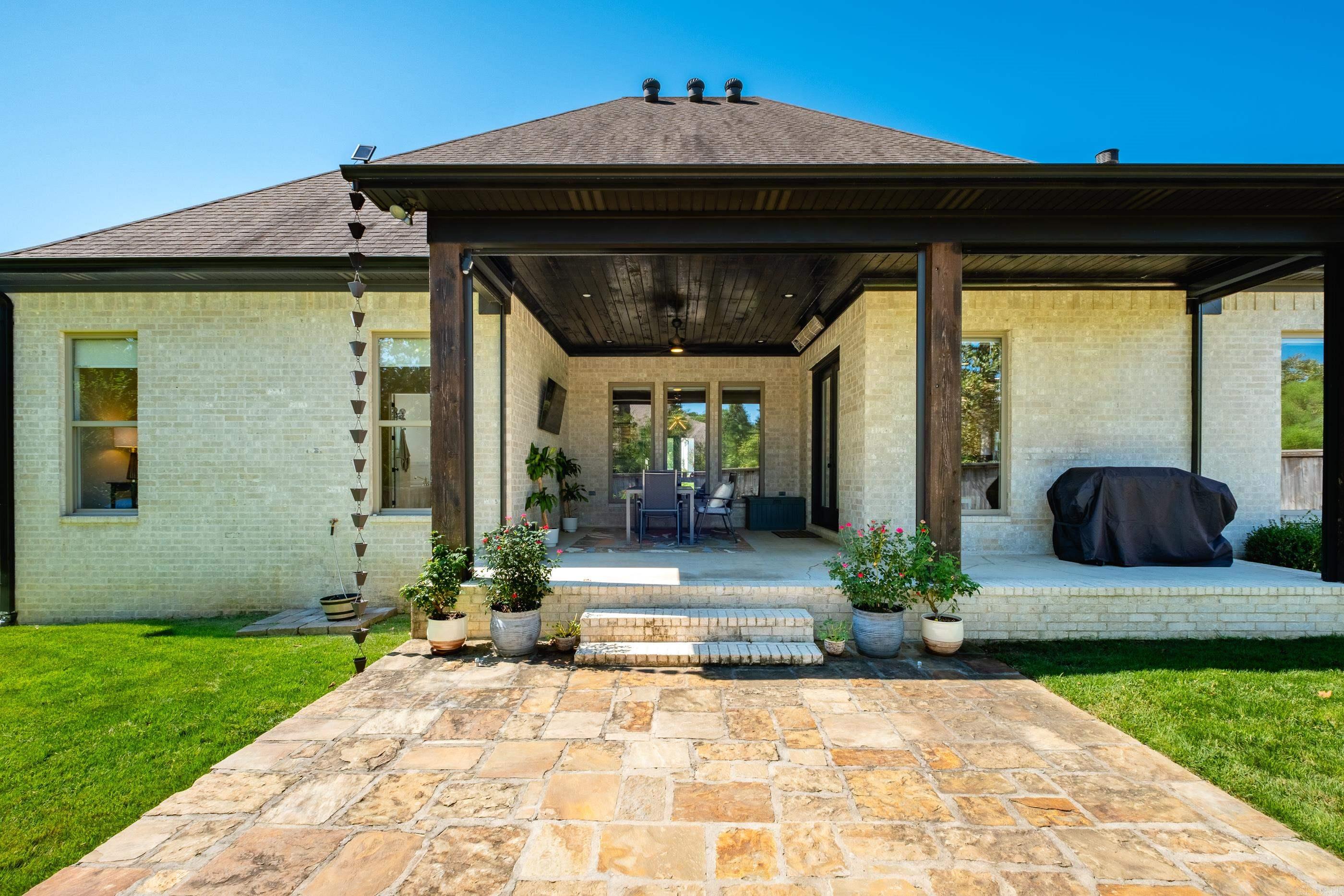 18 Ensbury Place Little Rock, AR 72223