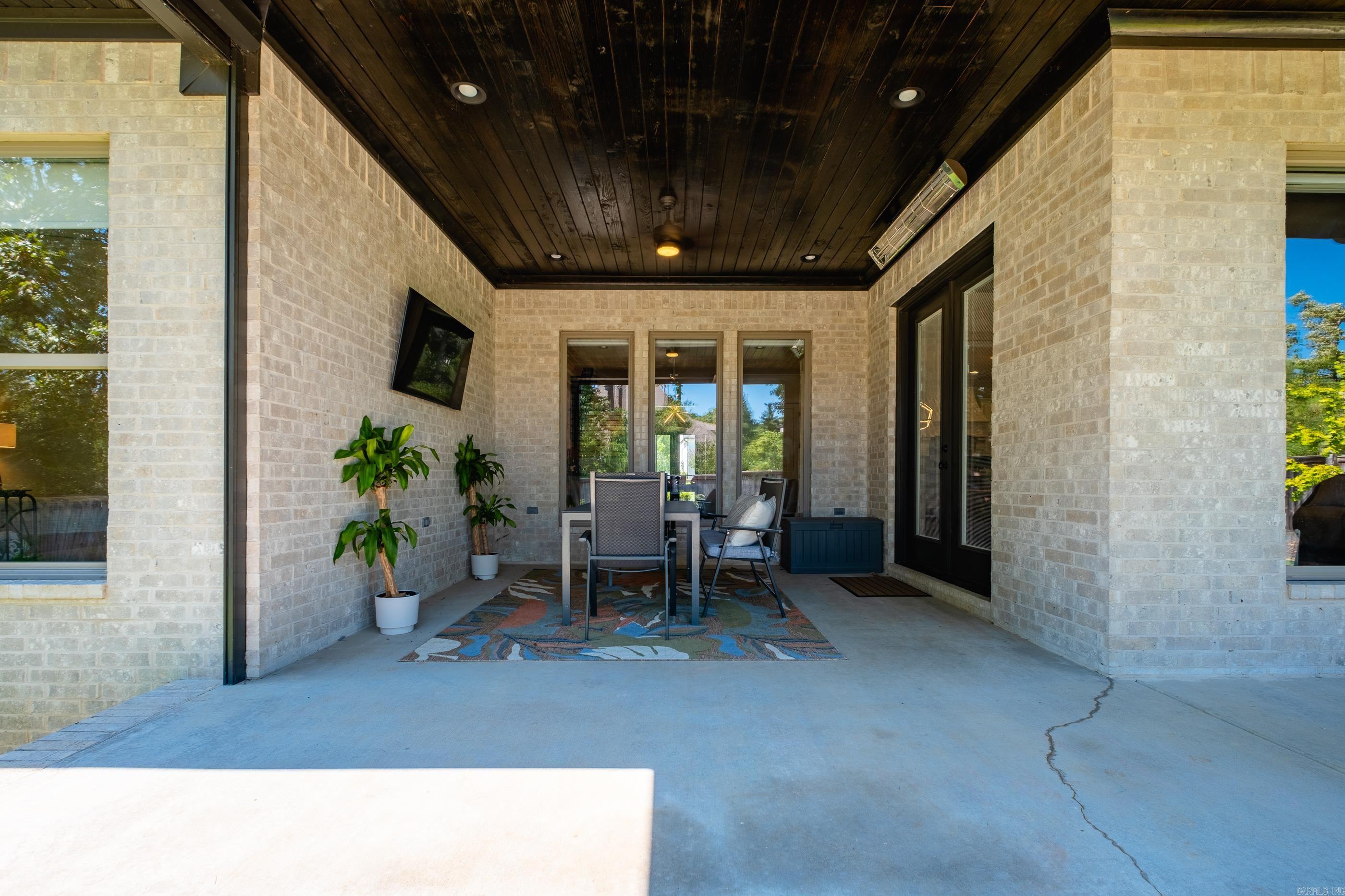 18 Ensbury Place Little Rock, AR 72223