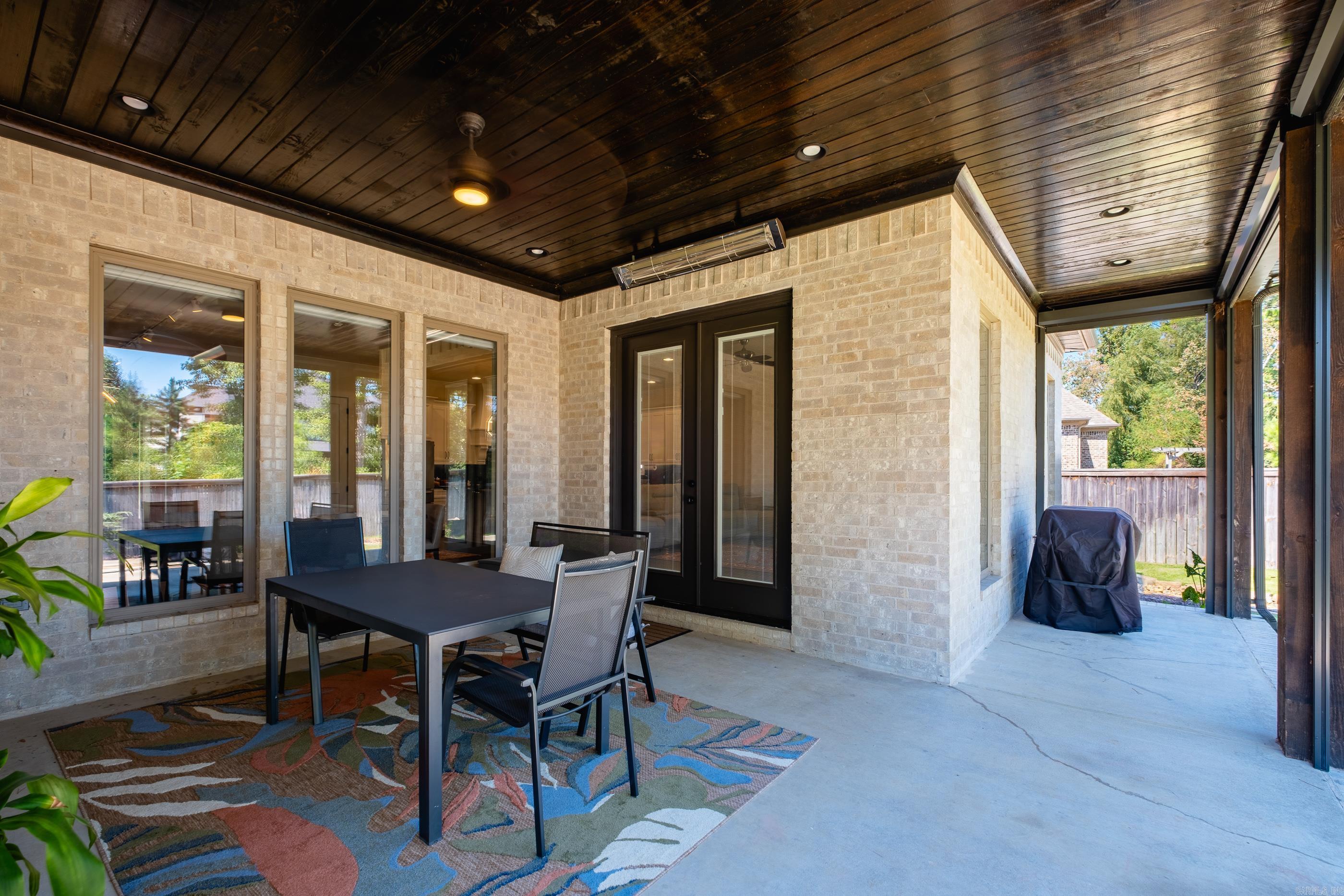 18 Ensbury Place Little Rock, AR 72223