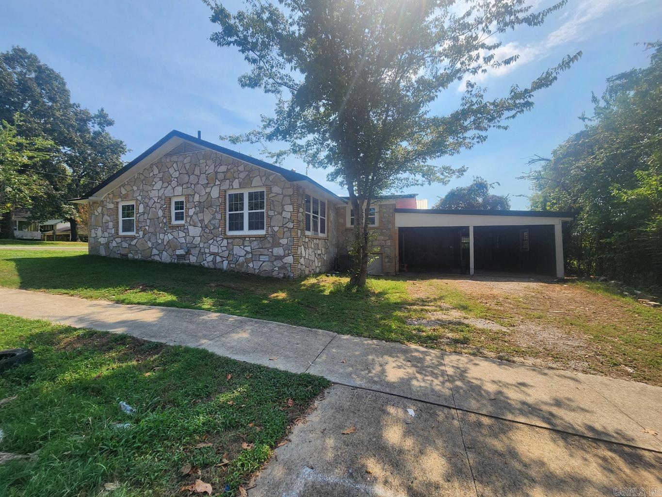 789 Brooks Street
