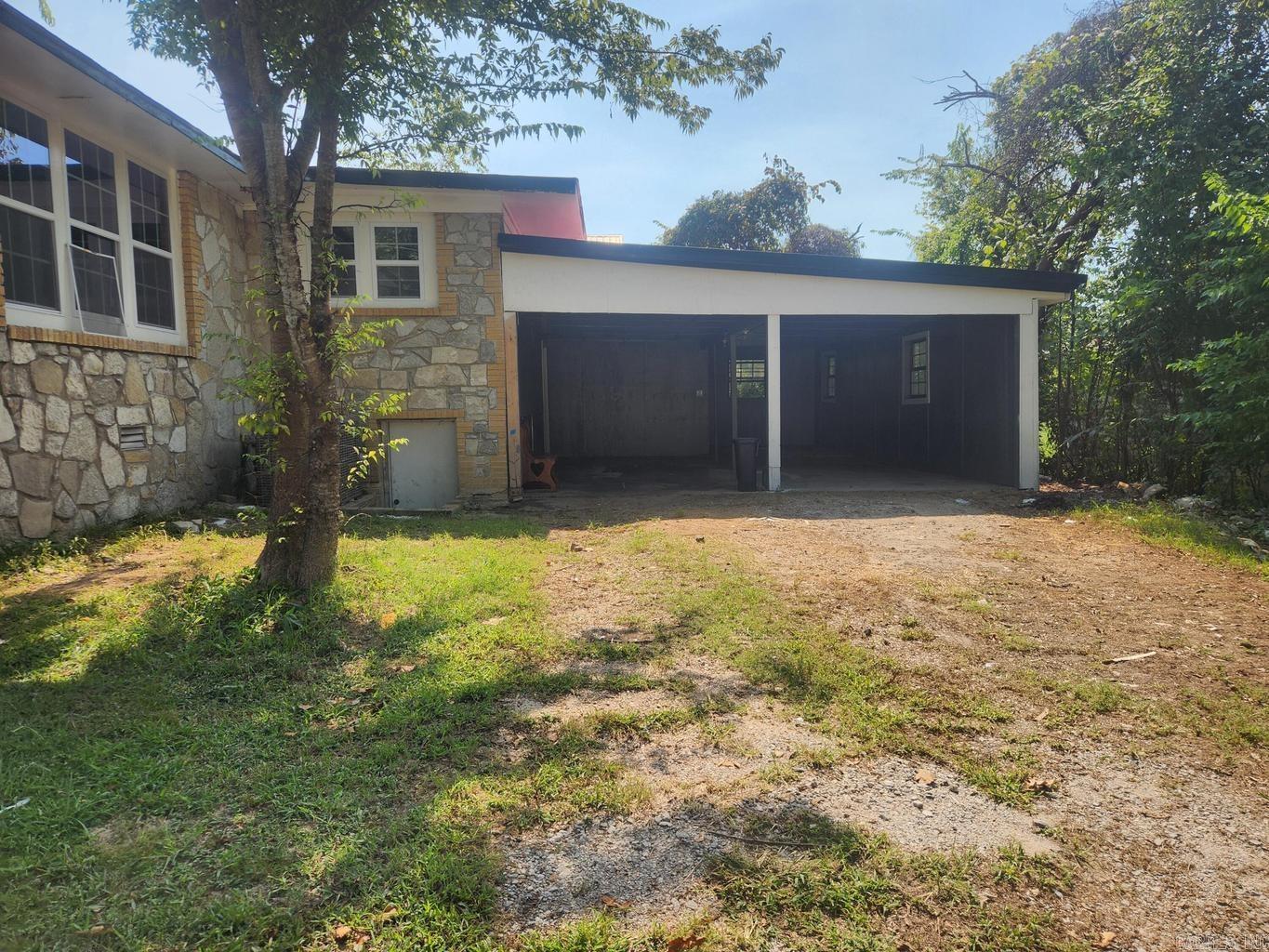 789 Brooks Street