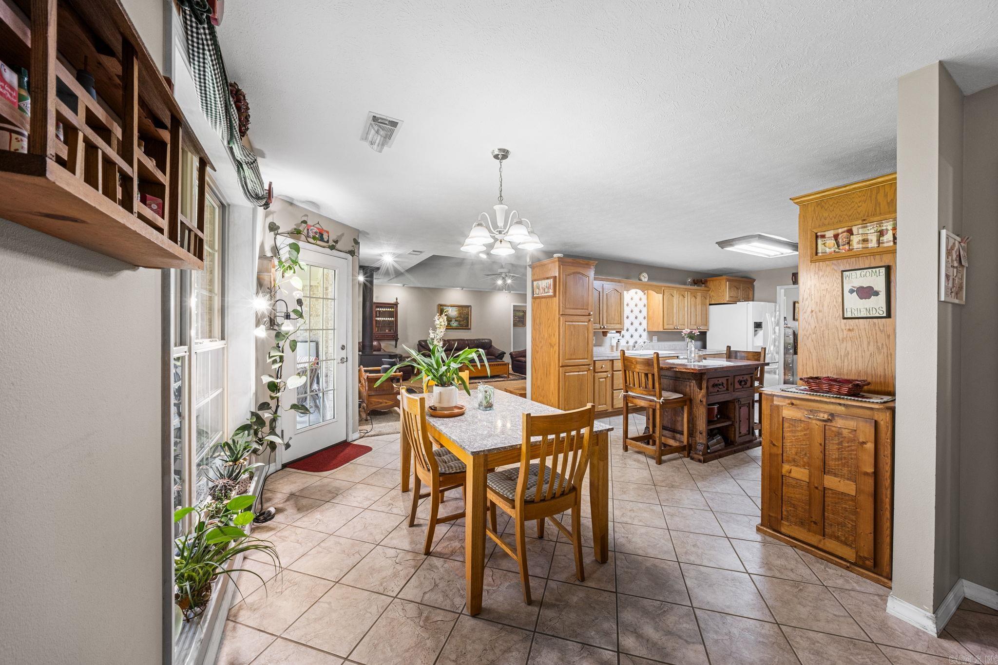 33 E LEWISBURG Vilonia, AR 72173