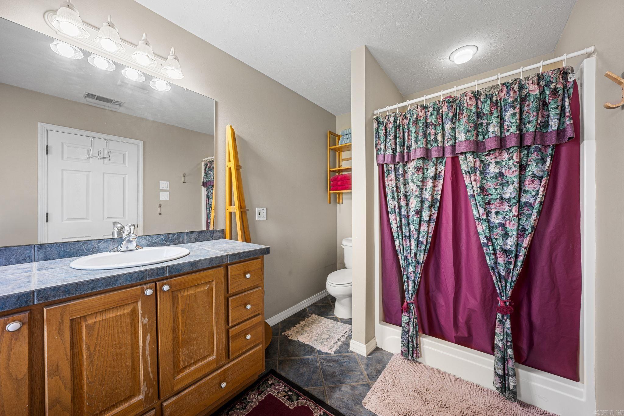 33 E LEWISBURG Vilonia, AR 72173