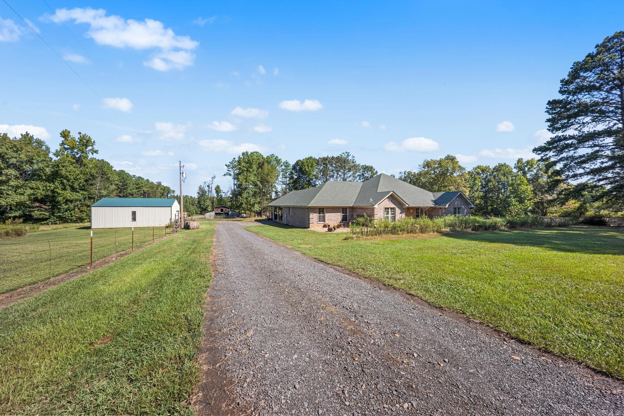 33 E LEWISBURG Vilonia, AR 72173