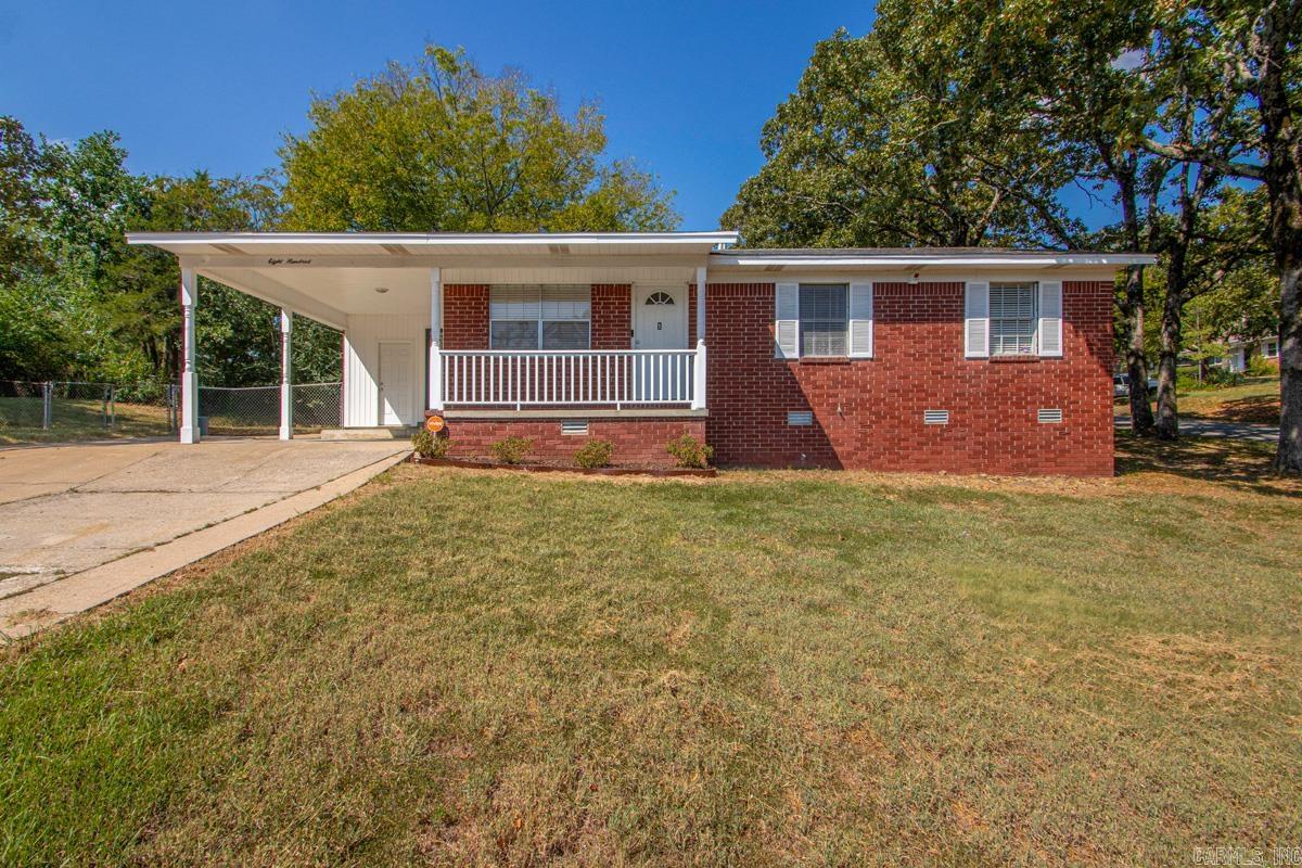 800 Buttercup Circle — exterior