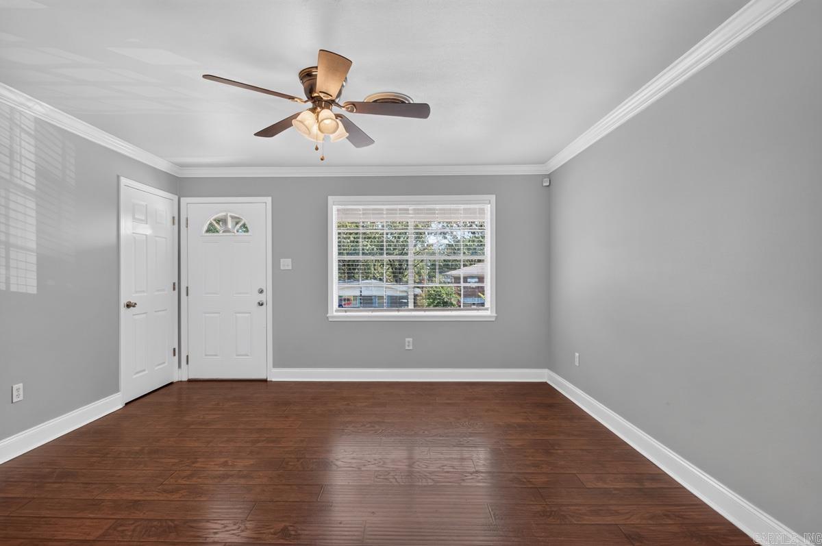 800 Buttercup Circle — photo 4