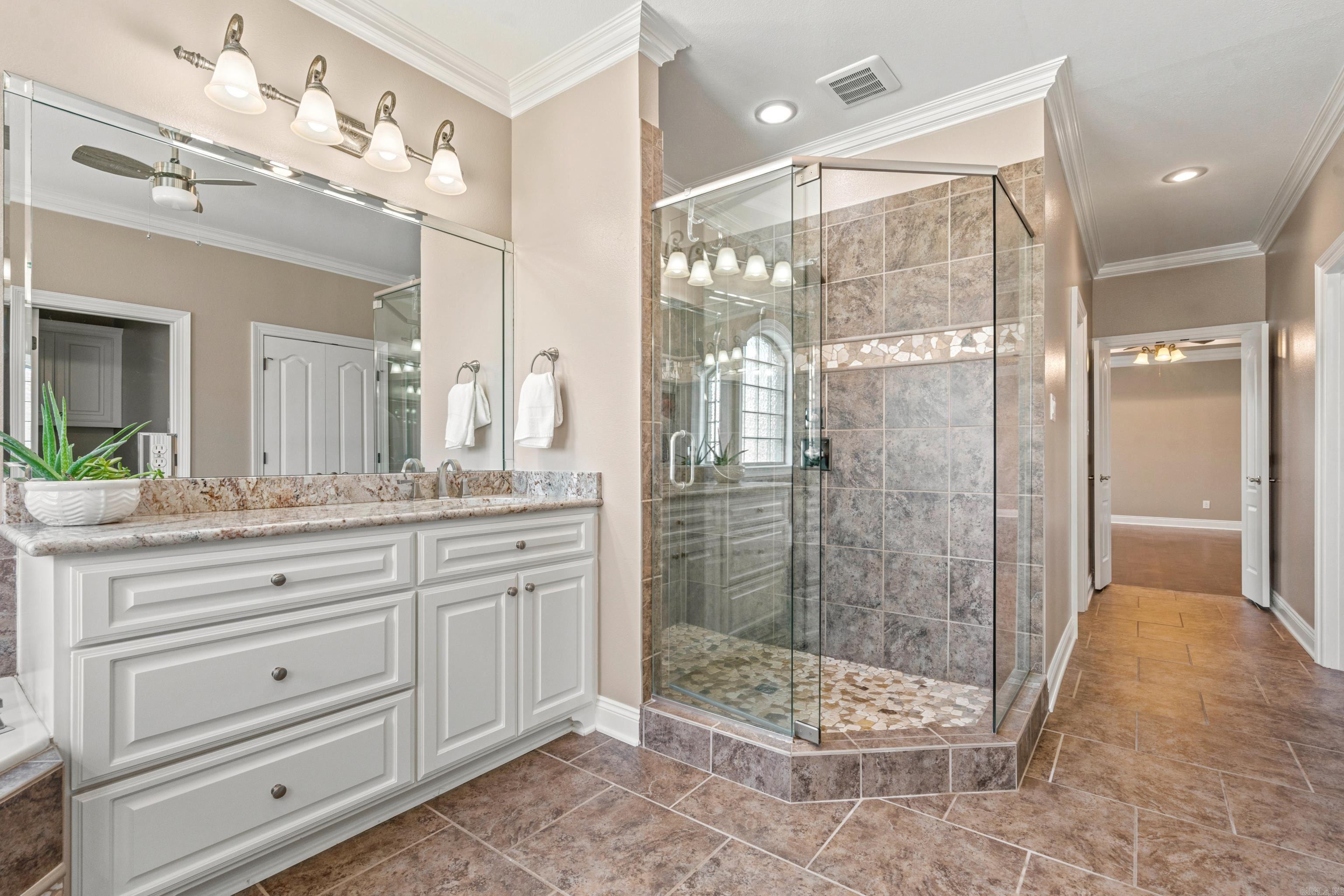 6557 Westminster Benton, AR 72019