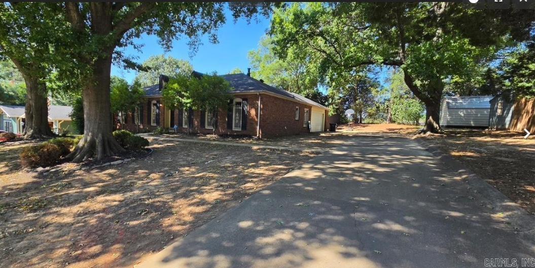 2109  Indian Hills  Jonesboro, AR