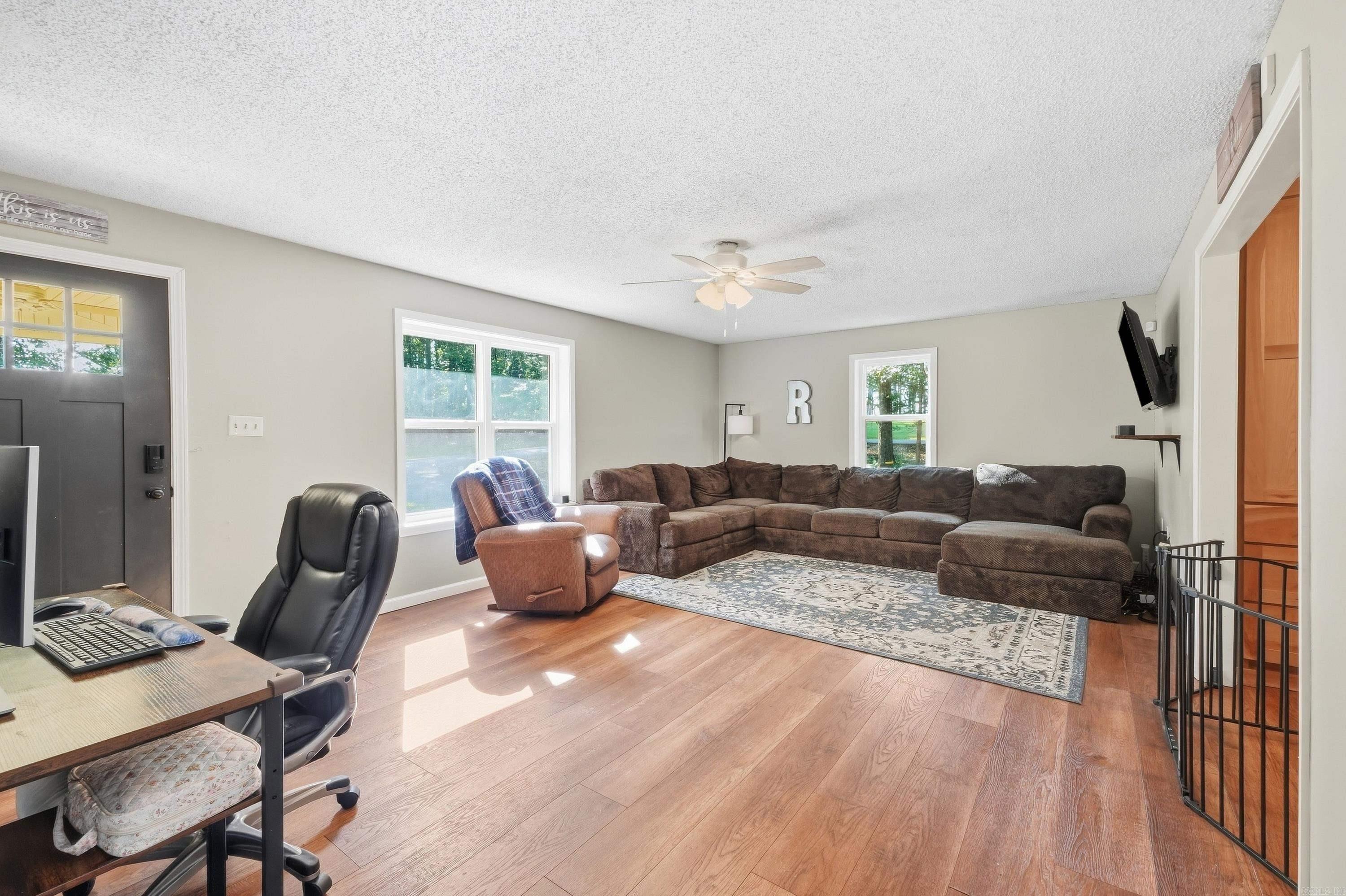 55 Woodland Cove Dr