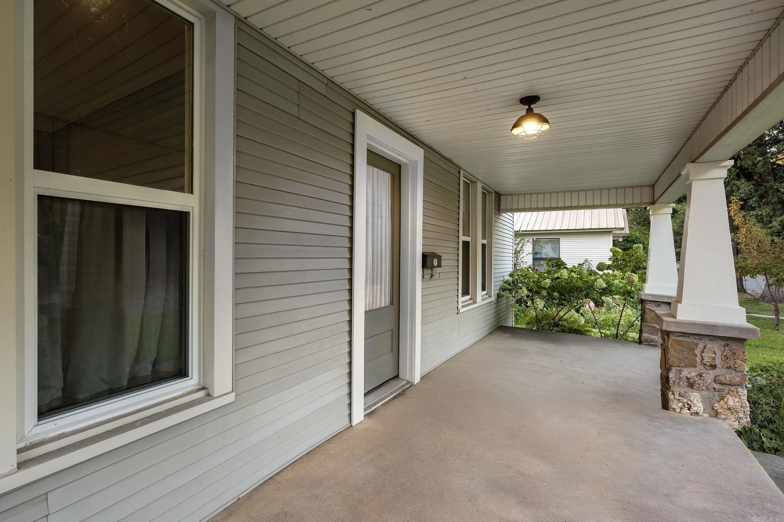 1600 N Pierce Street — photo 4