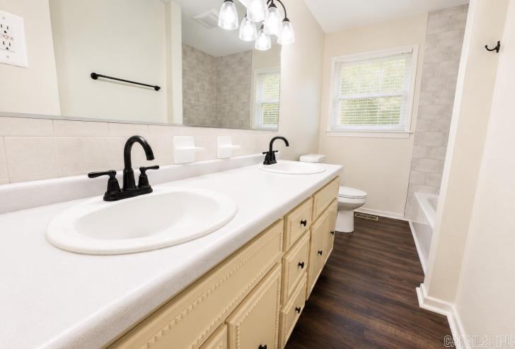 1804 Deerwood  Jonesboro, AR